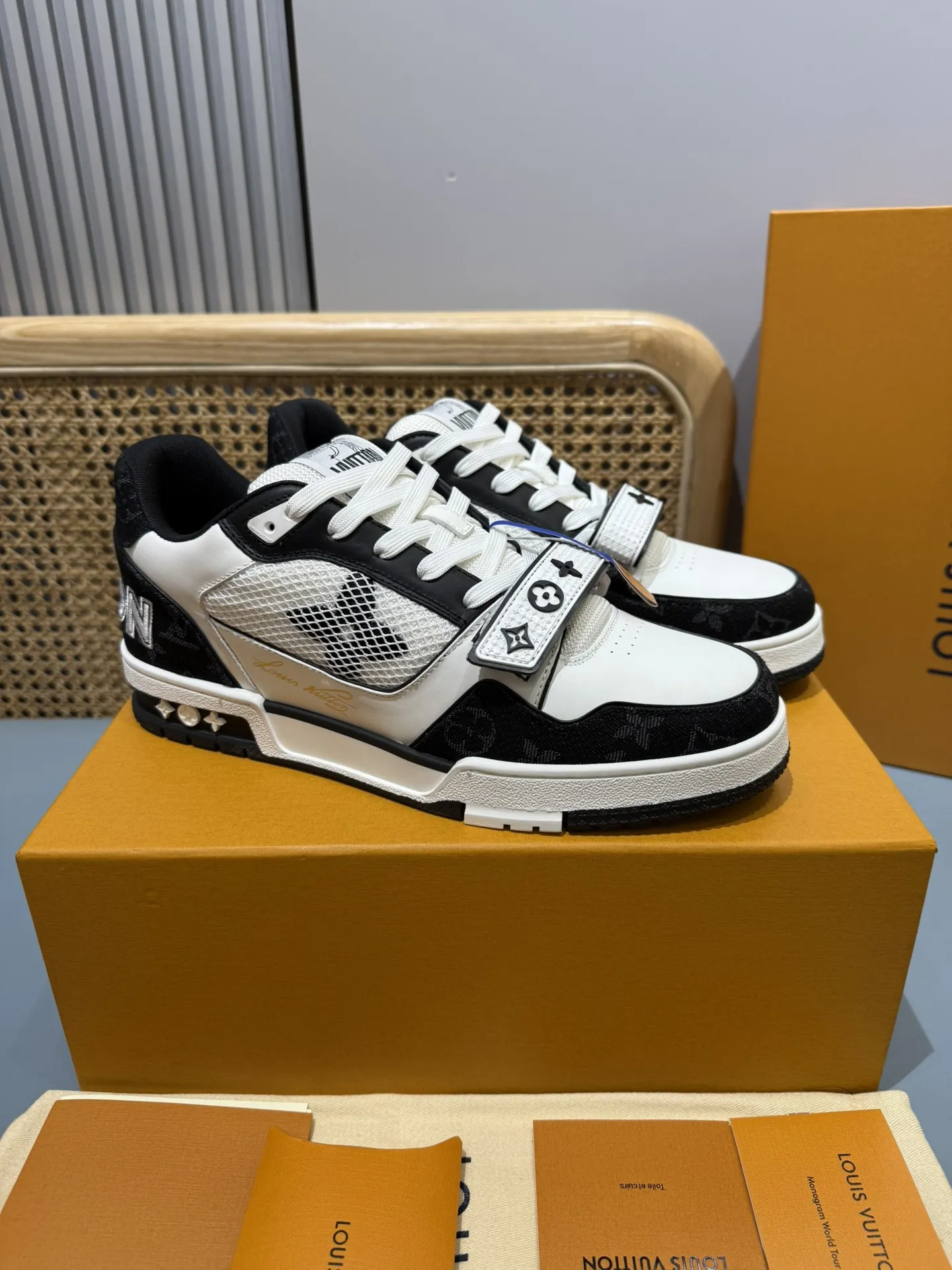 Colorful Louis Vuitton Trainer Sneaker Black White – Replica Shoes & Louis Vuitton Fake 416