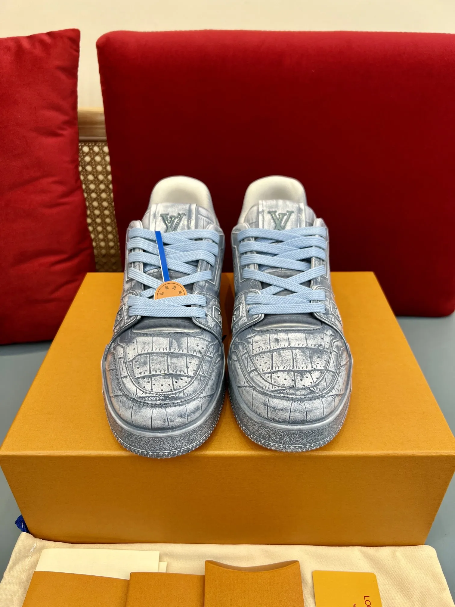 Louis Vuitton Trainer Sneaker Blue Leather –  Replica Shoes & Rep Footwear Sporty 341