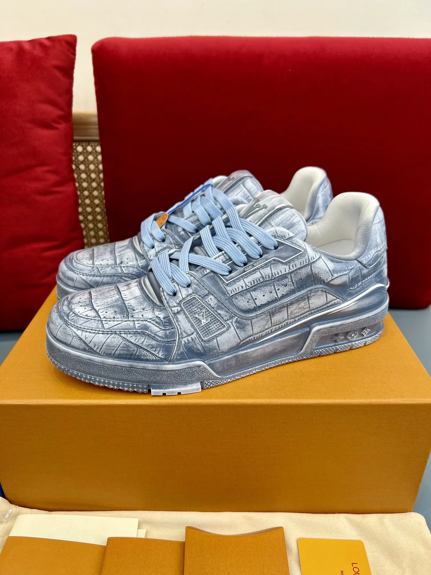 Louis Vuitton Trainer Sneaker Blue Leather –  Replica Shoes & Rep Footwear Sporty 341