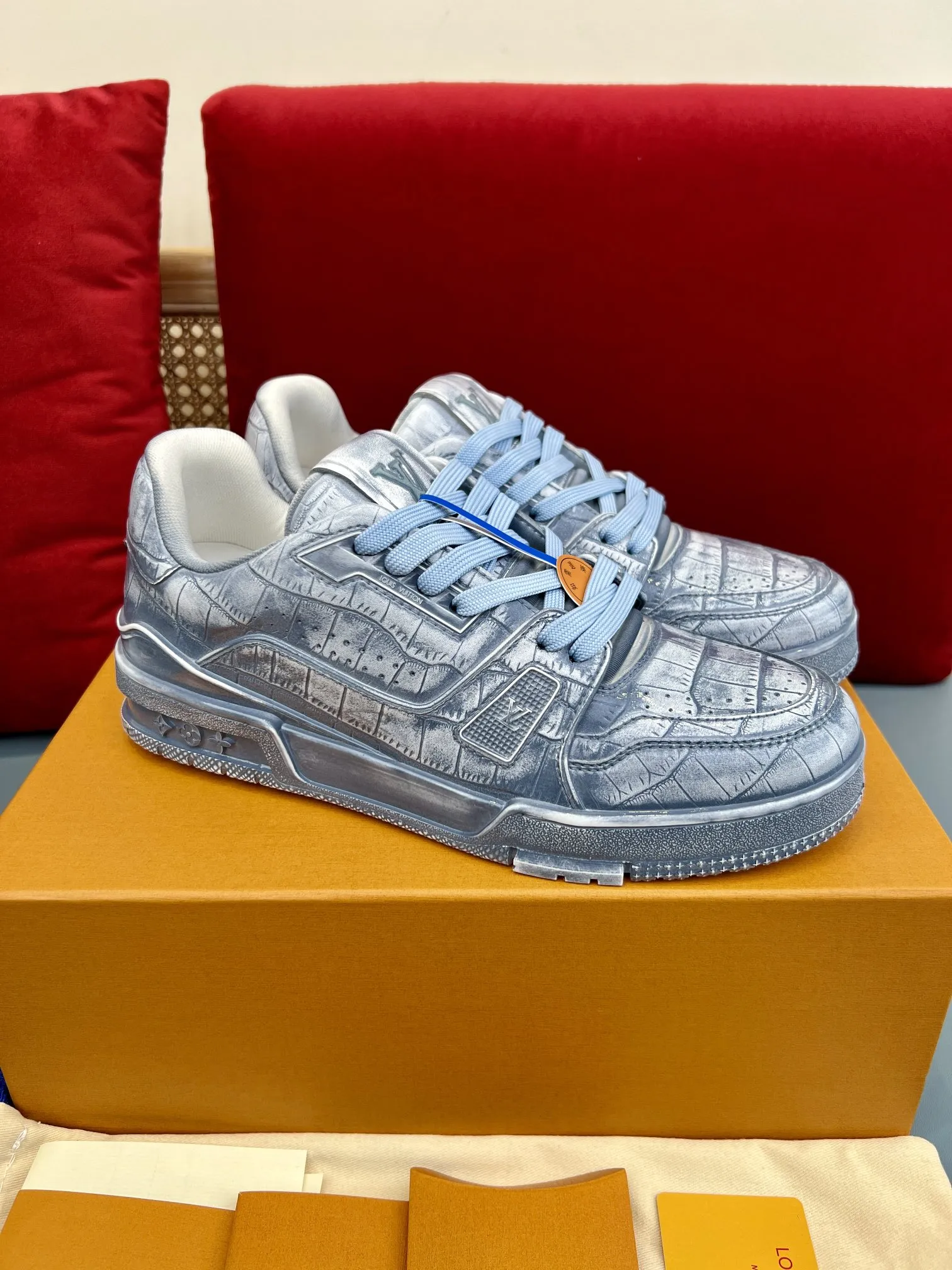 Louis Vuitton Trainer Sneaker Blue Leather –  Replica Shoes & Rep Footwear Sporty 341