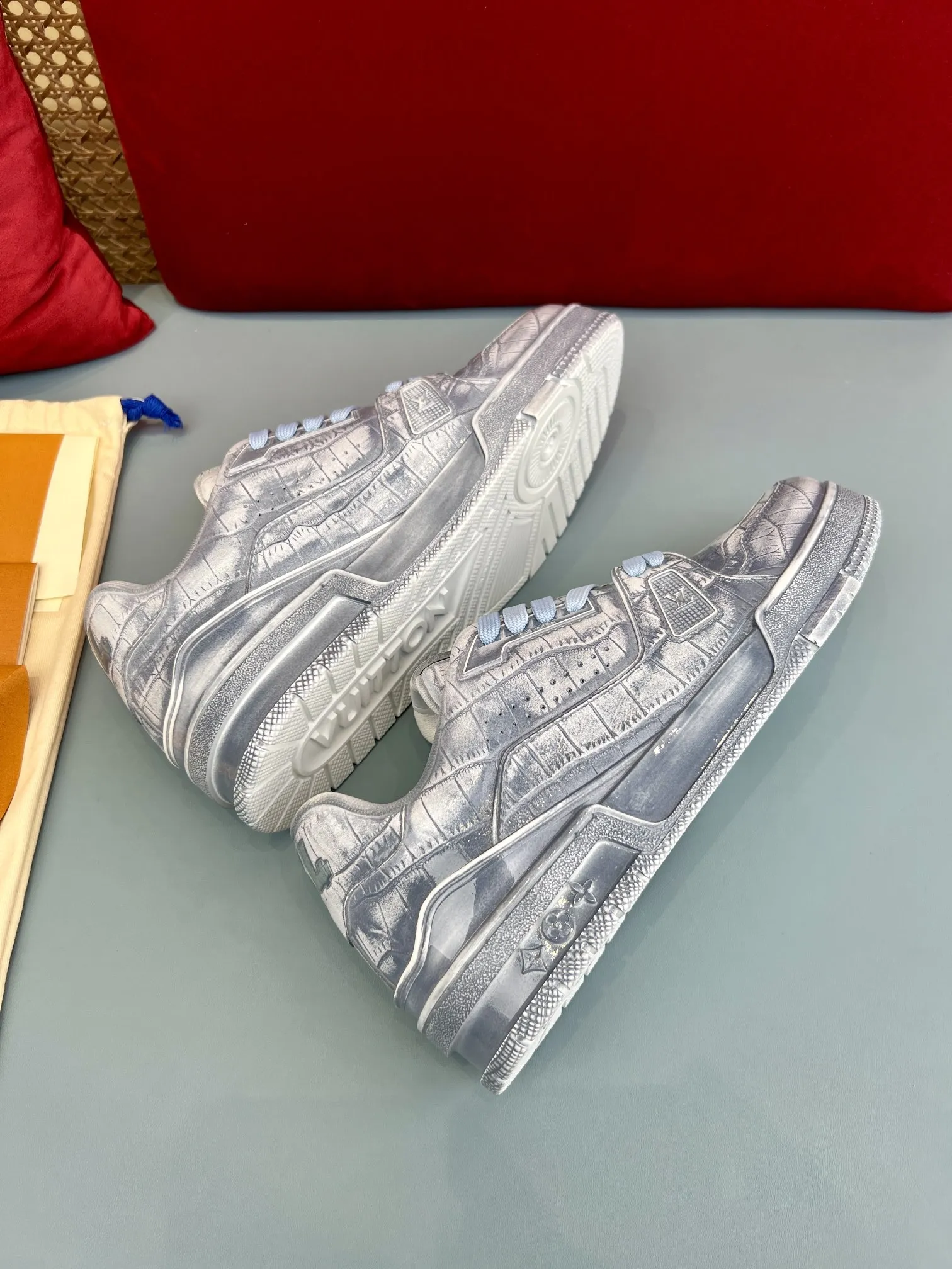 Louis Vuitton Trainer Sneaker Blue Leather –  Replica Shoes & Rep Footwear Sporty 341