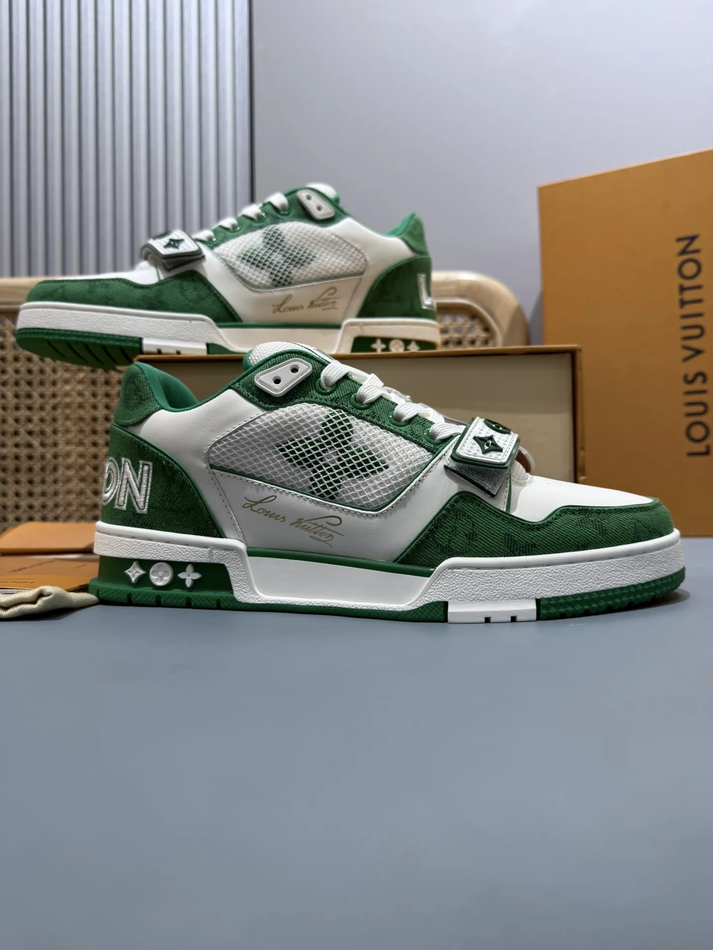 Chic Louis Vuitton Trainer Sneaker Green White –  Replica Shoes 408