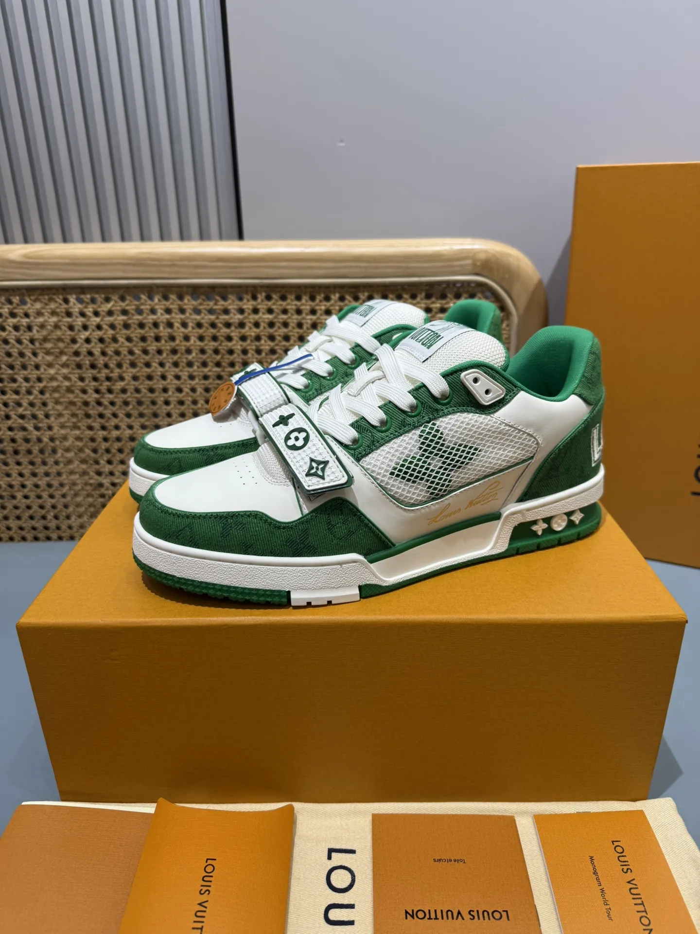 Chic Louis Vuitton Trainer Sneaker Green White –  Replica Shoes 408
