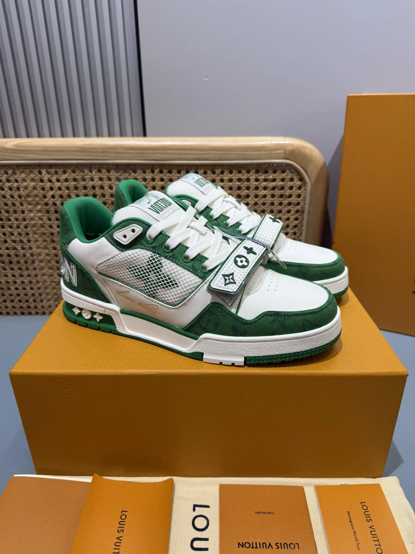 Chic Louis Vuitton Trainer Sneaker Green White –  Replica Shoes 408