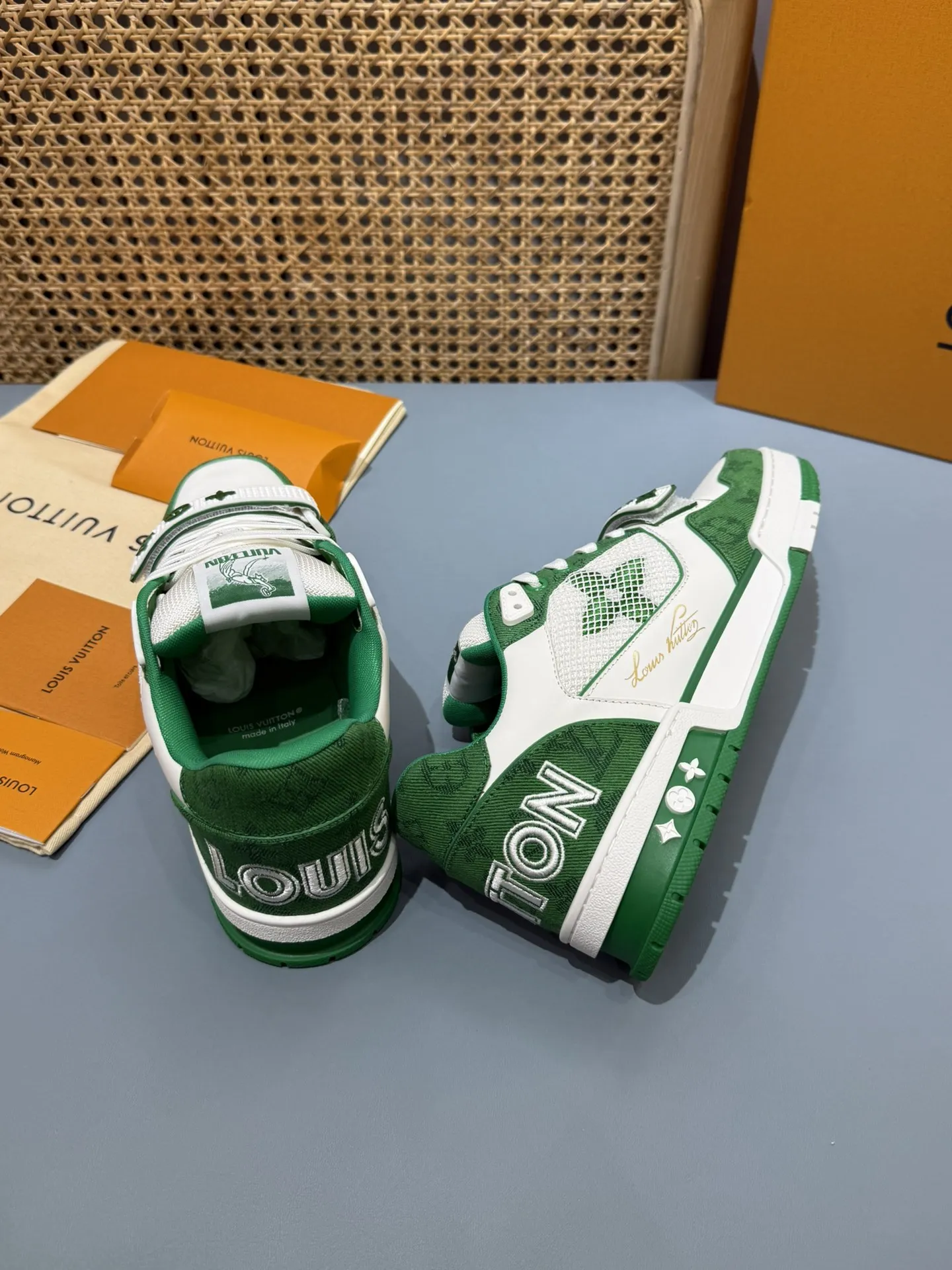 Chic Louis Vuitton Trainer Sneaker Green White –  Replica Shoes 408