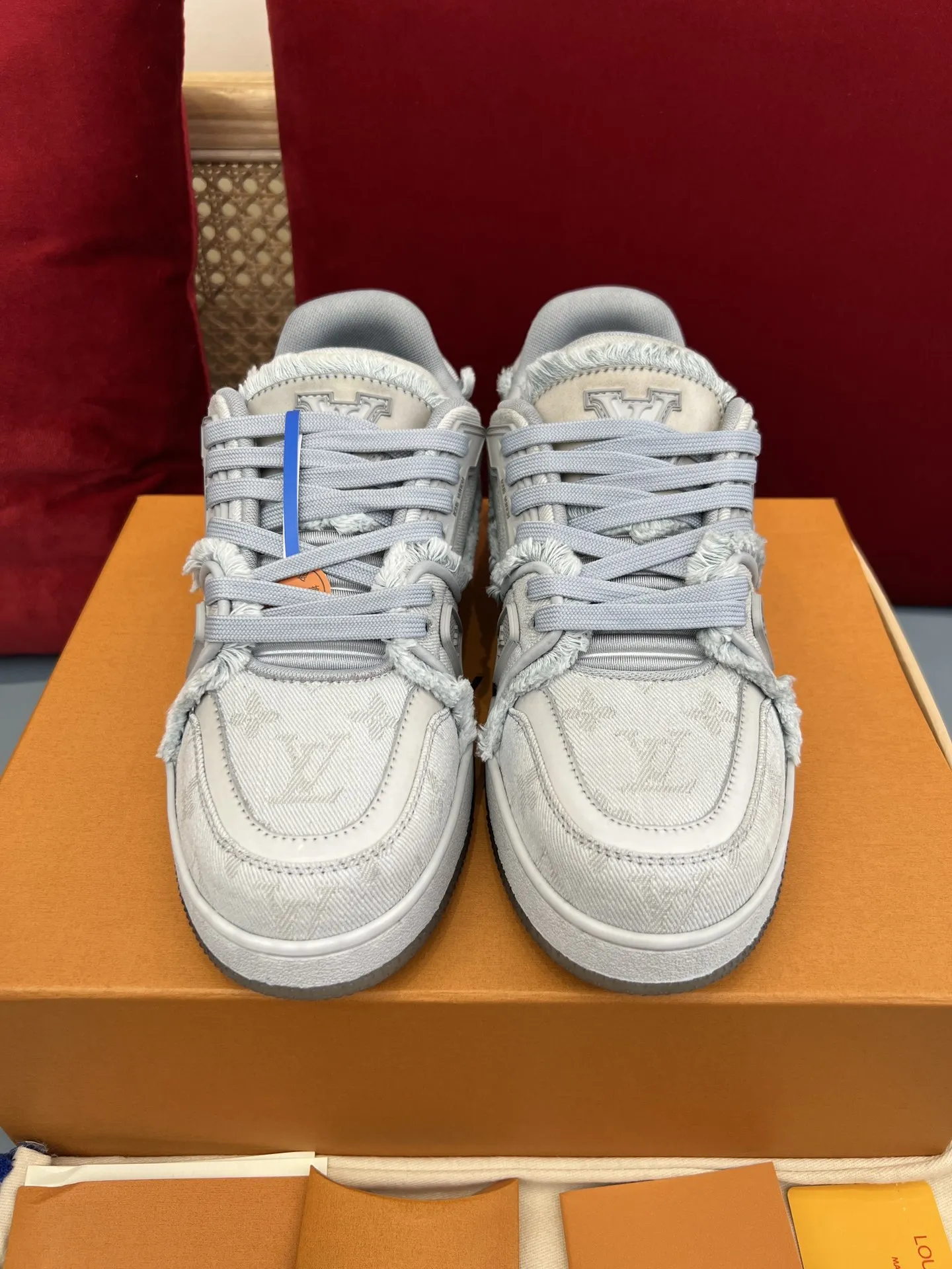 Louis Vuitton Trainer Sneaker Grey Denim –  Replica Shoes & Rep Shoes Upgraded 318
