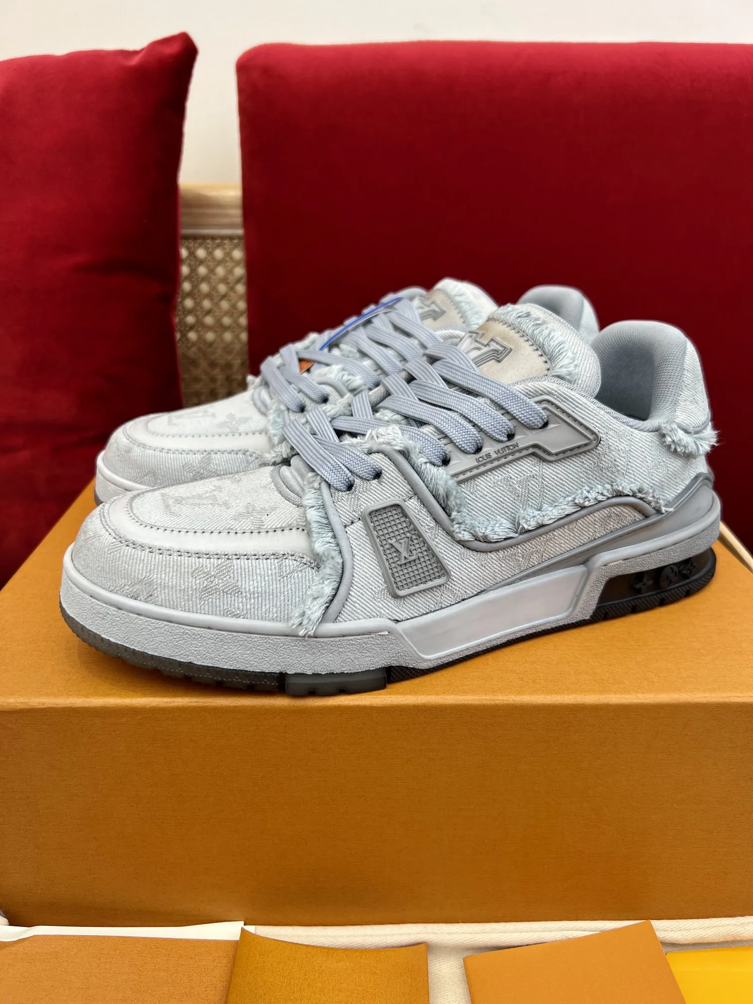 Louis Vuitton Trainer Sneaker Grey Denim –  Replica Shoes & Rep Shoes Upgraded 318
