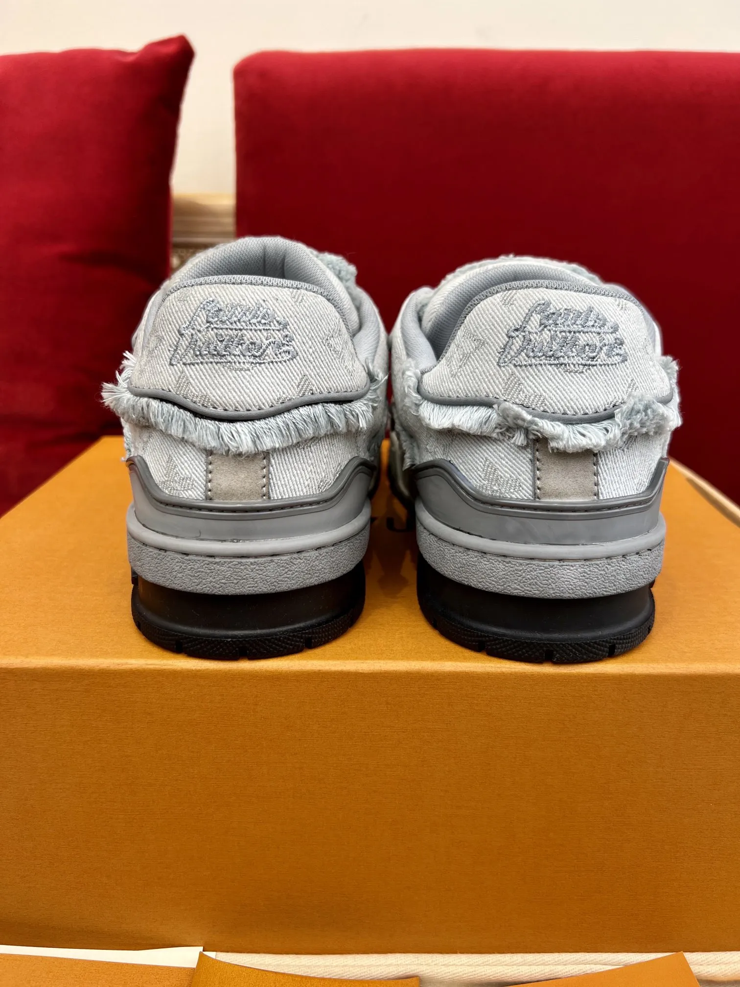 Louis Vuitton Trainer Sneaker Grey Denim –  Replica Shoes & Rep Shoes Upgraded 318