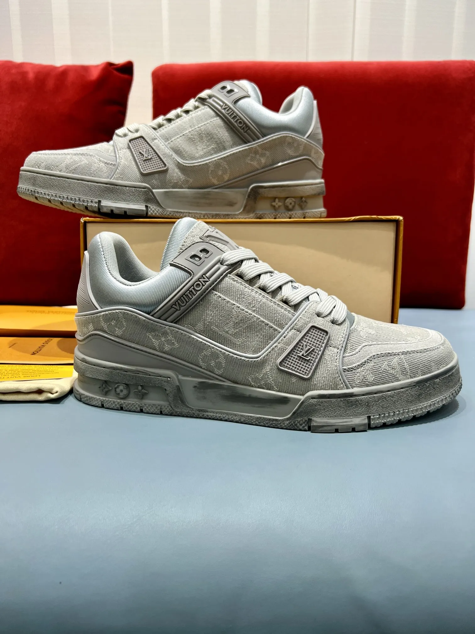 Louis Vuitton Trainer Sneaker Grey Monogram –  Replica Shoes & Rep Footwear Bold 373