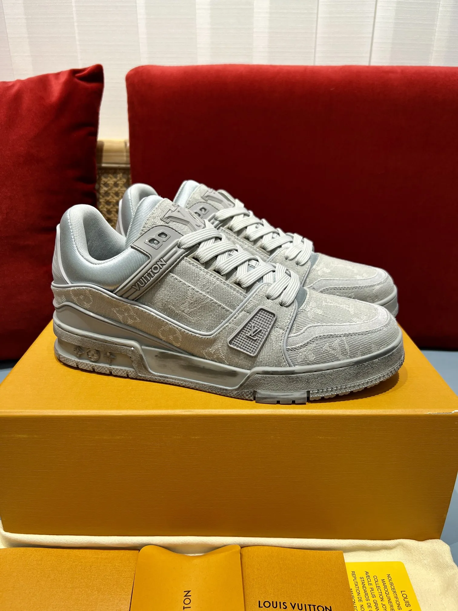 Louis Vuitton Trainer Sneaker Grey Monogram –  Replica Shoes & Rep Footwear TravelReady 366