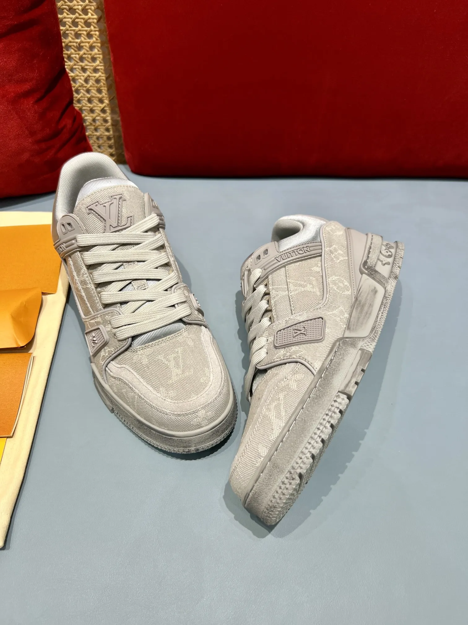 Louis Vuitton Trainer Sneaker Grey Monogram –  Replica Shoes & Rep Footwear TravelReady 366