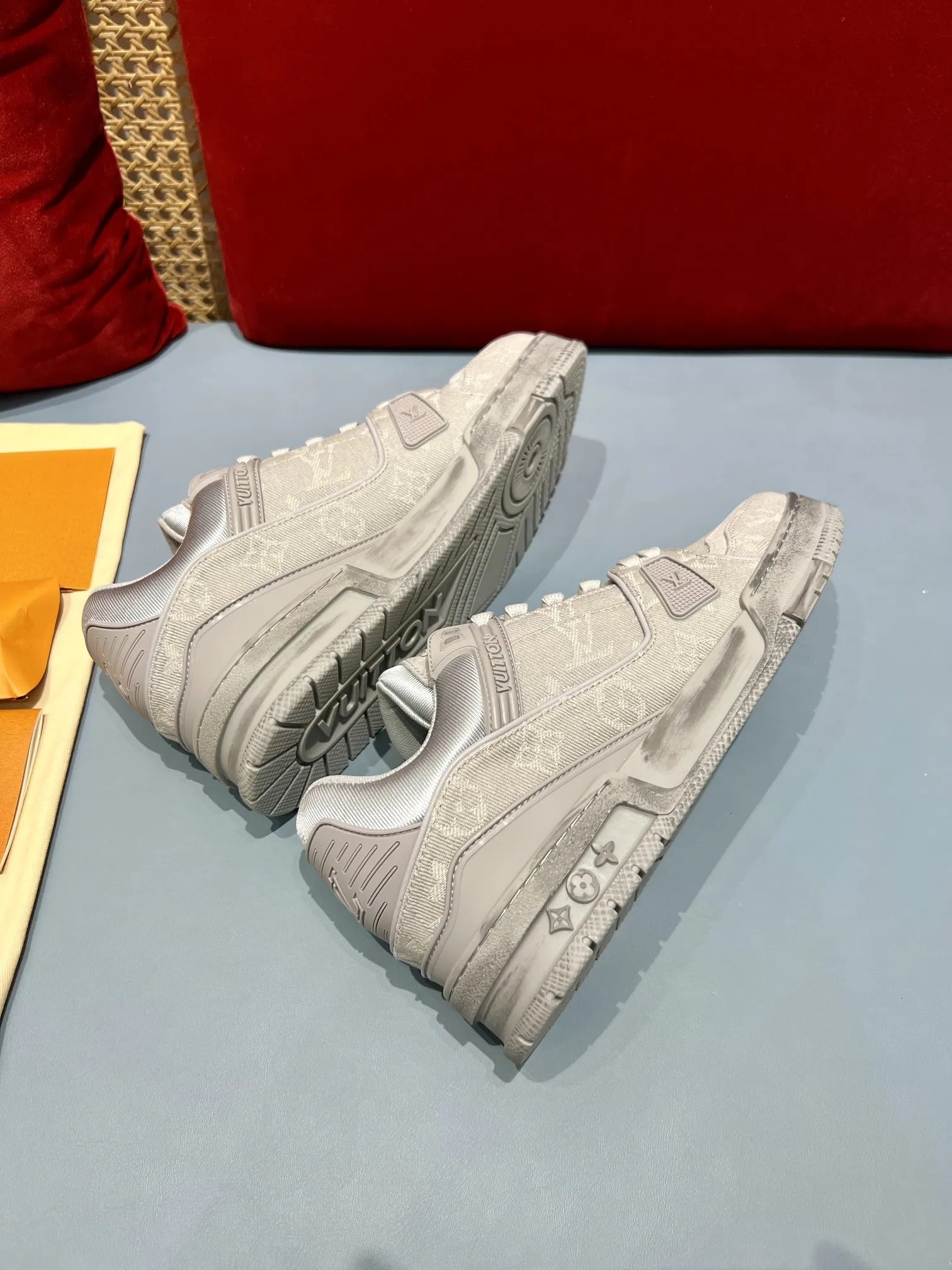 Louis Vuitton Trainer Sneaker Grey Monogram –  Replica Shoes & Rep Footwear TravelReady 366