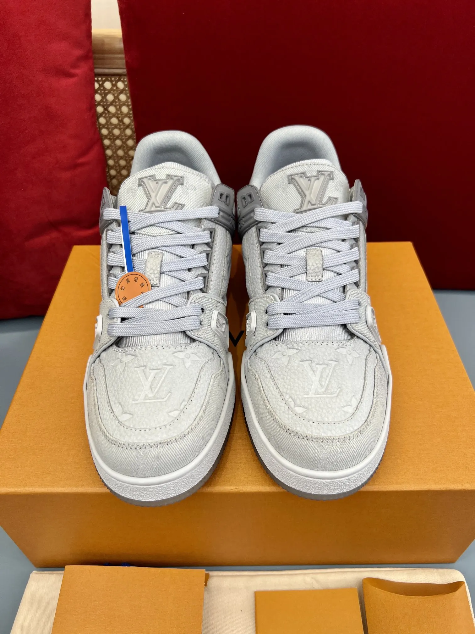 Chic Louis Vuitton Trainer Sneaker Grey Monogram –  Replica Shoes 305