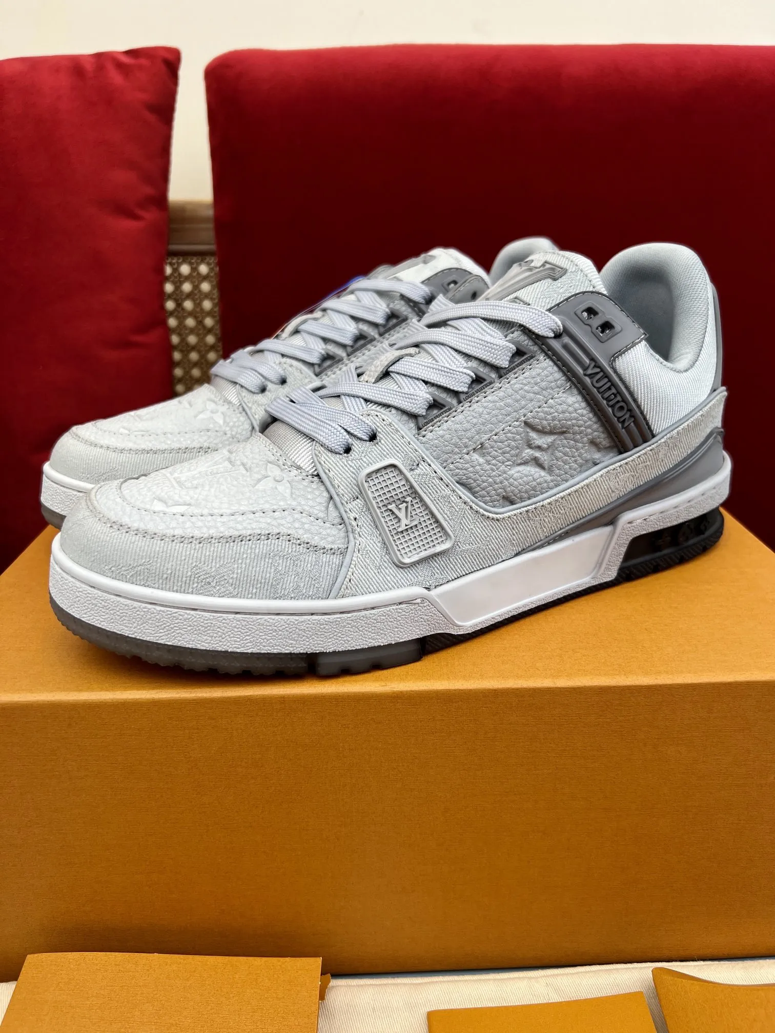 Chic Louis Vuitton Trainer Sneaker Grey Monogram –  Replica Shoes 305