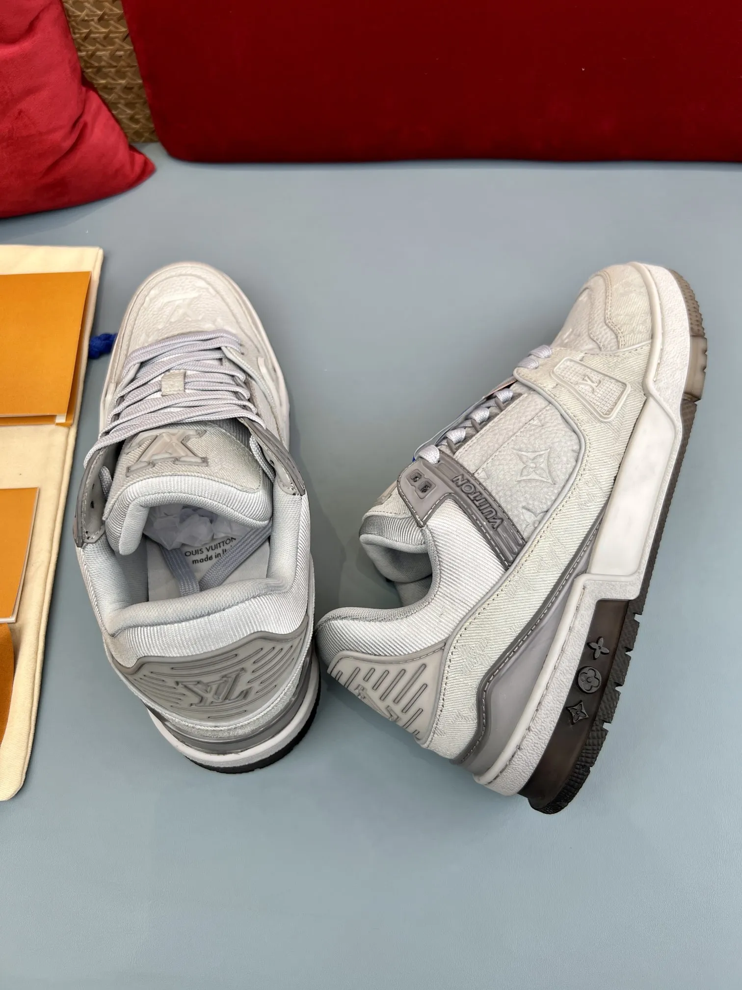 Chic Louis Vuitton Trainer Sneaker Grey Monogram –  Replica Shoes 305