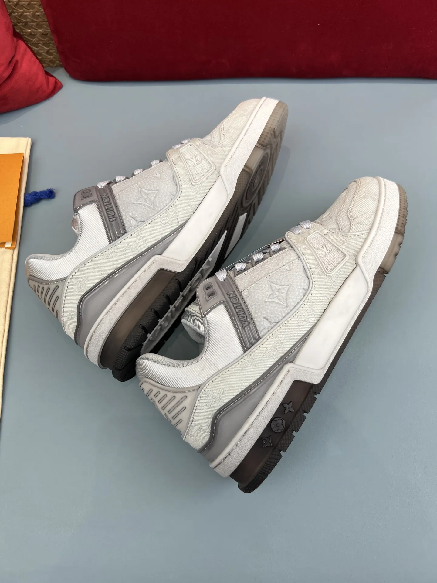 Chic Louis Vuitton Trainer Sneaker Grey Monogram –  Replica Shoes 305