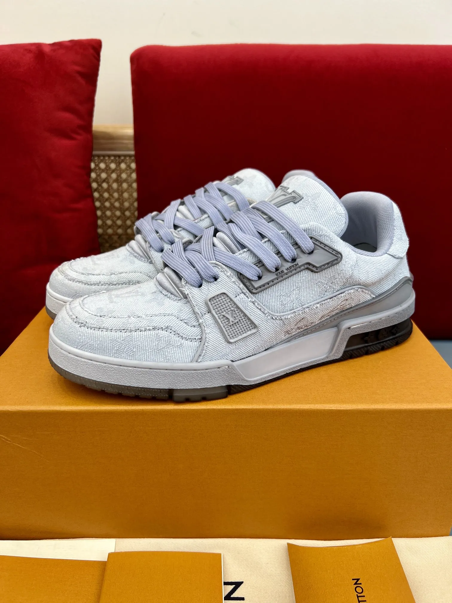 Louis Vuitton Trainer Sneaker Light Grey Low – Replica Shoes & Louis Vuitton Fake Neat 325