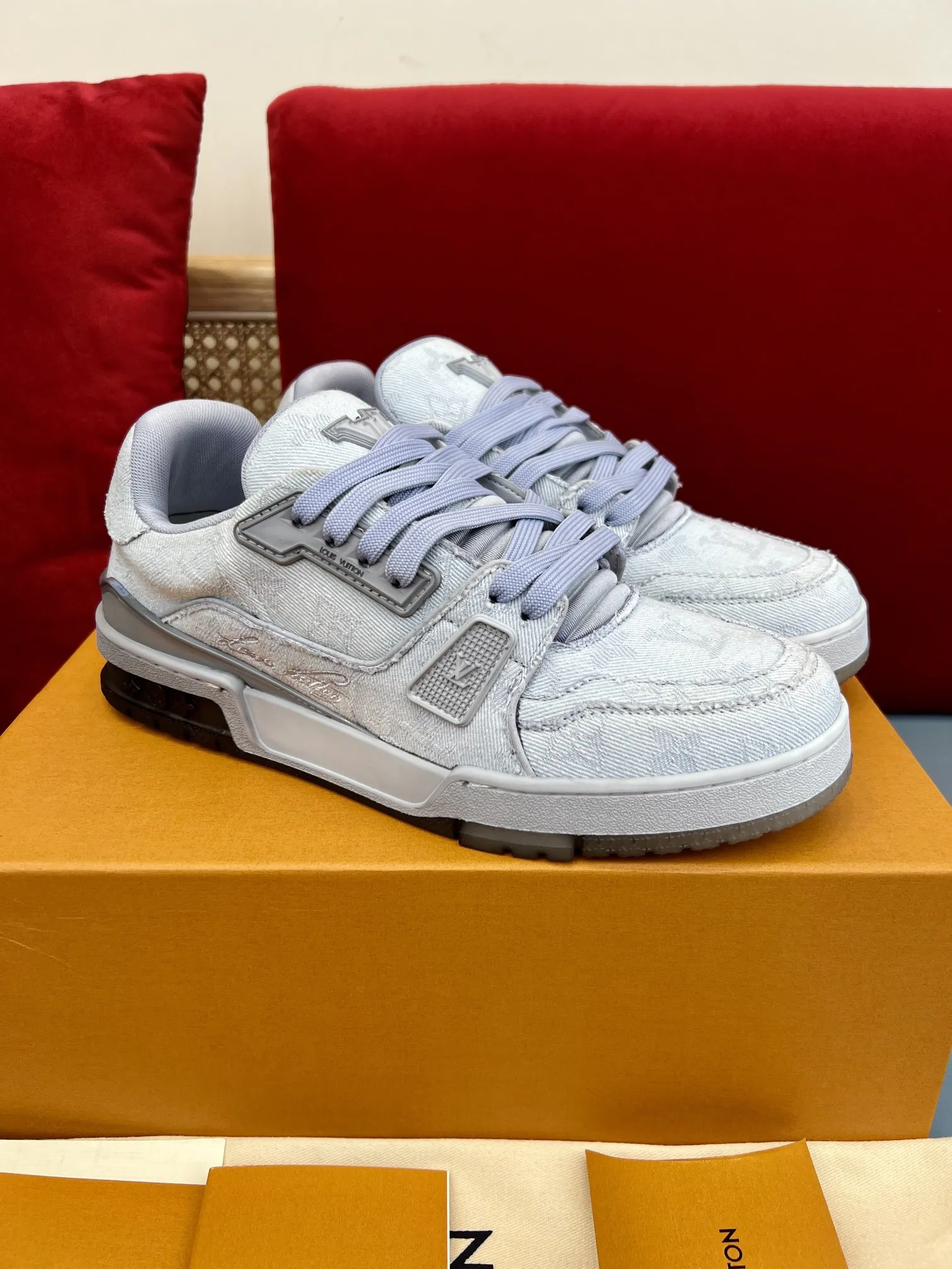 Louis Vuitton Trainer Sneaker Light Grey Low – Replica Shoes & Louis Vuitton Fake Neat 325