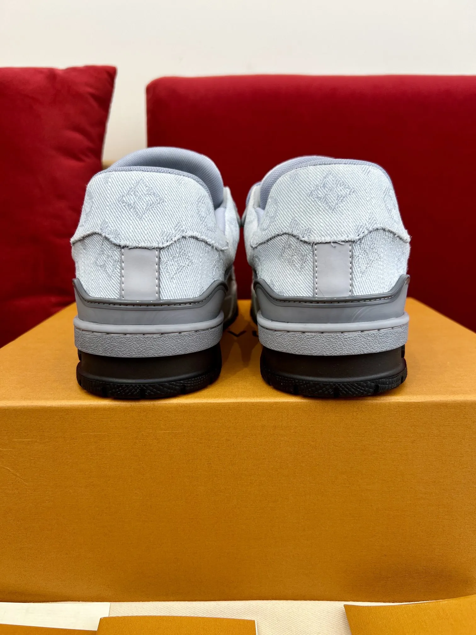 Louis Vuitton Trainer Sneaker Light Grey Low – Replica Shoes & Louis Vuitton Fake Neat 325