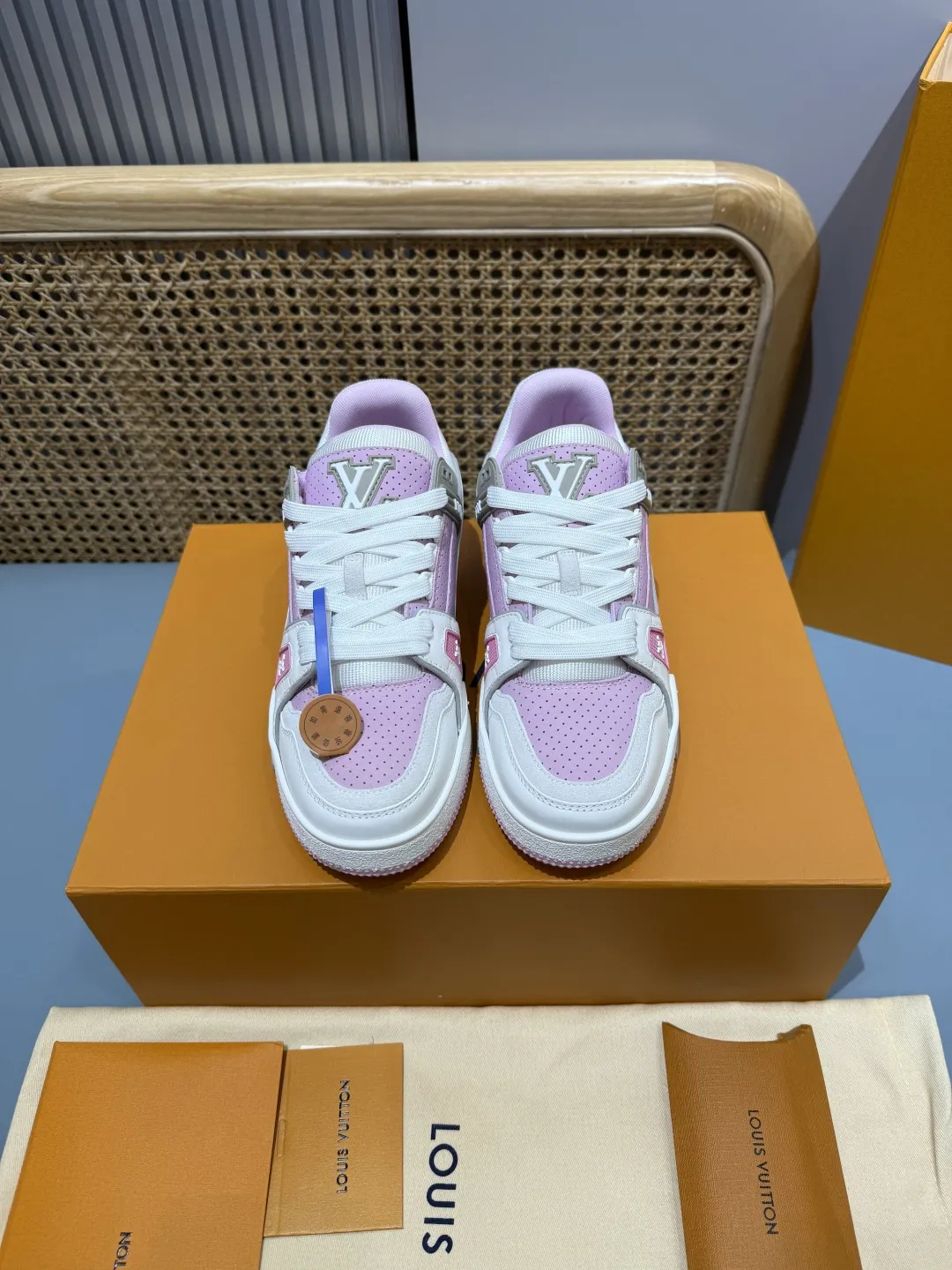 WrinkleFree Louis Vuitton Trainer Sneaker Pink  – Replica Shoes & Louis Vuitton Fake Collection 380