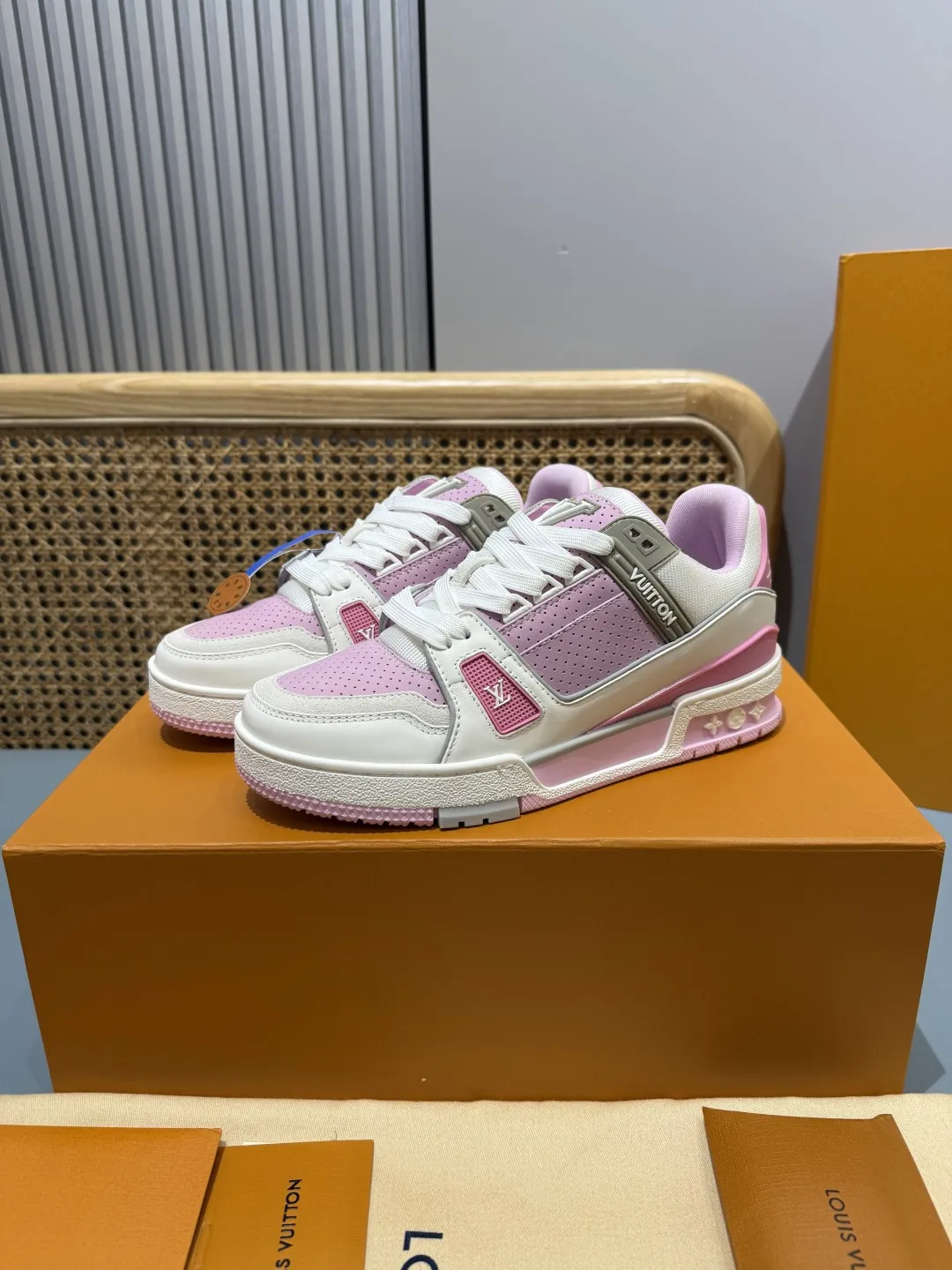 WrinkleFree Louis Vuitton Trainer Sneaker Pink  – Replica Shoes & Louis Vuitton Fake Collection 380