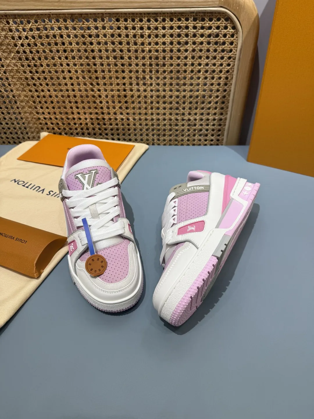 WrinkleFree Louis Vuitton Trainer Sneaker Pink  – Replica Shoes & Louis Vuitton Fake Collection 380