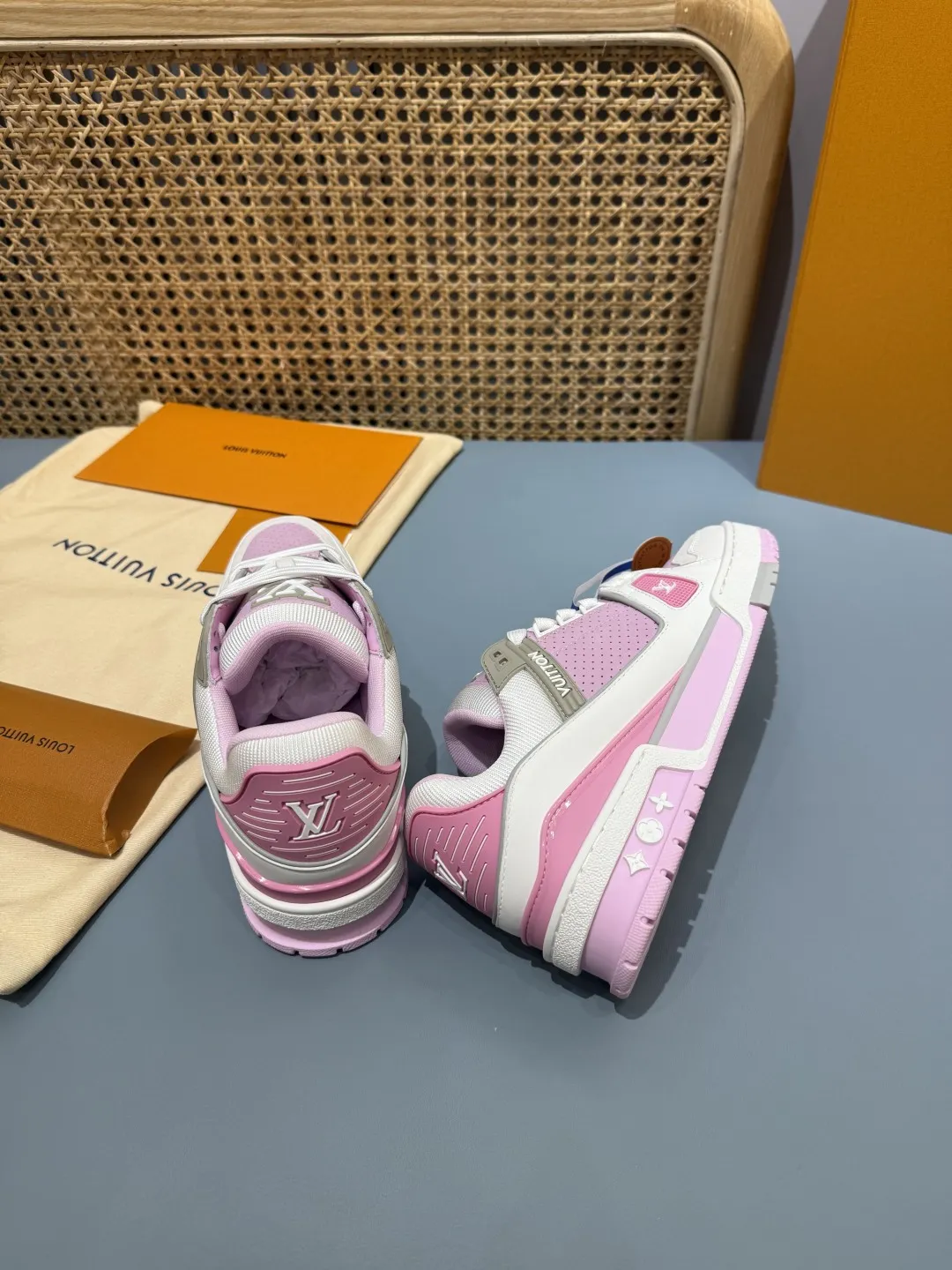 WrinkleFree Louis Vuitton Trainer Sneaker Pink  – Replica Shoes & Louis Vuitton Fake Collection 380