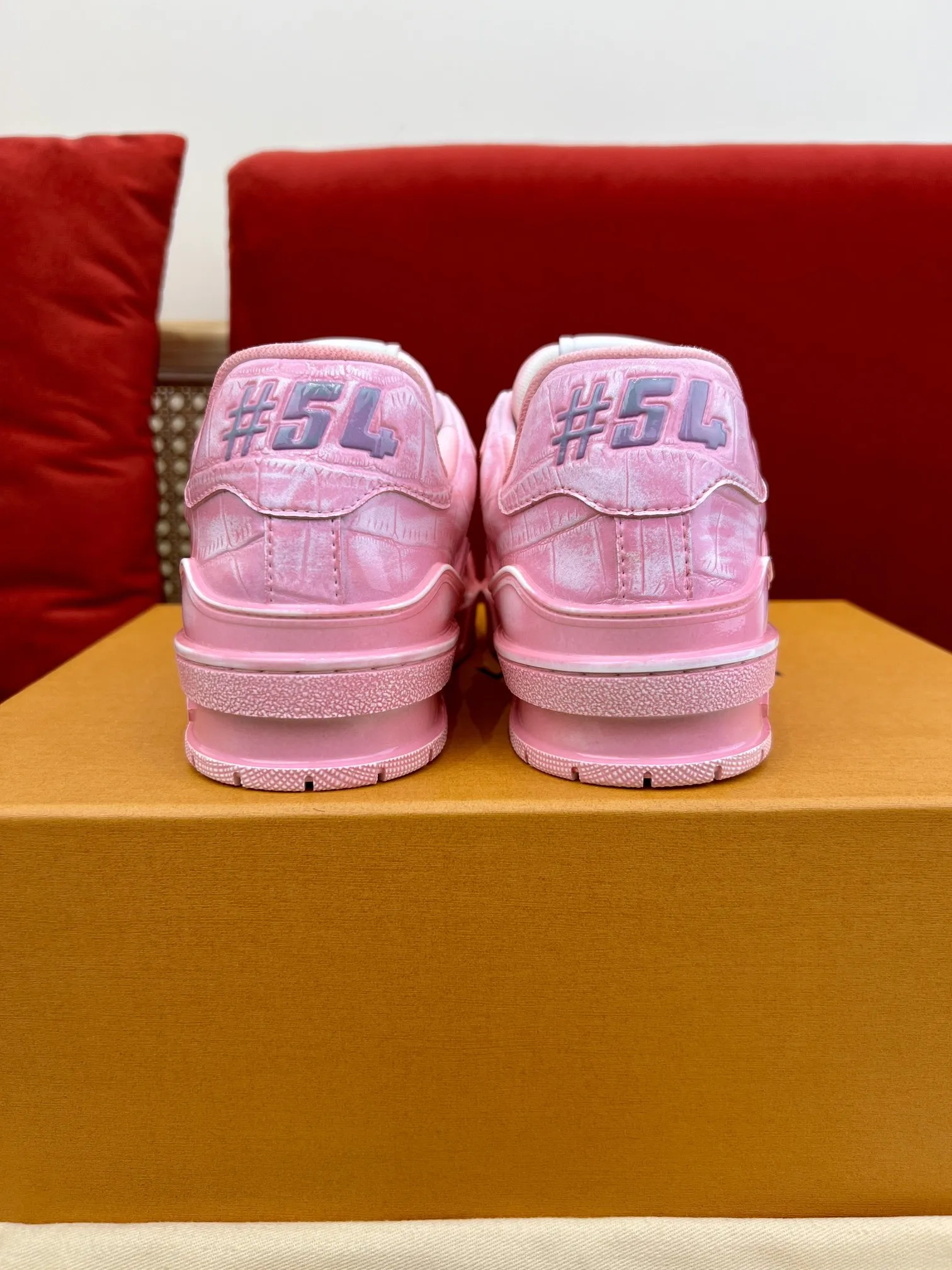Louis Vuitton Trainer Sneaker Pink Crocodile –  Replica Shoes & Louis Vuitton Fake Sleek 344