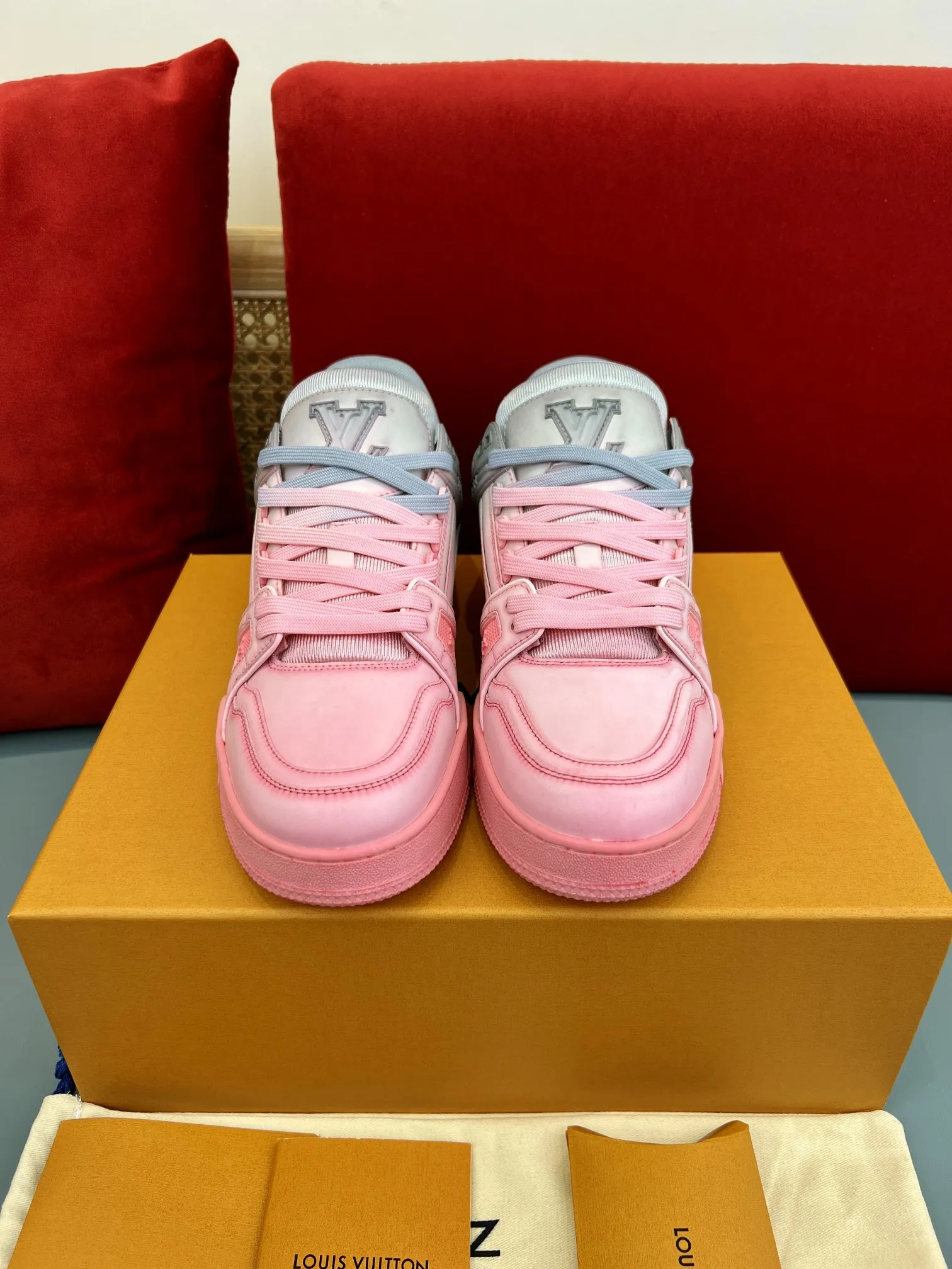 Louis Vuitton Trainer Sneaker Pink Grey – Replica Shoes & Louis Vuitton Fake WaterResistant 331