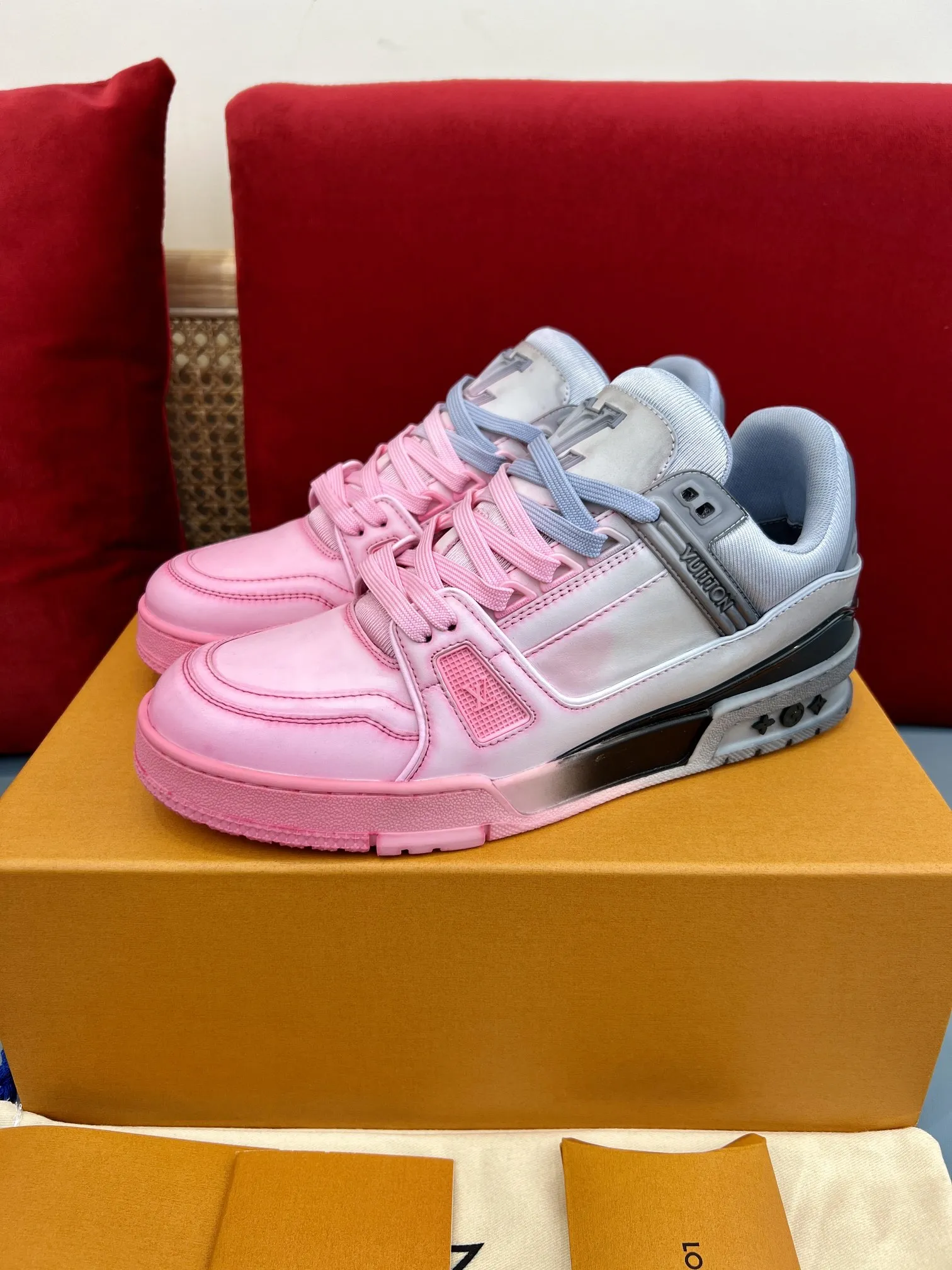 Louis Vuitton Trainer Sneaker Pink Grey – Replica Shoes & Louis Vuitton Fake WaterResistant 331