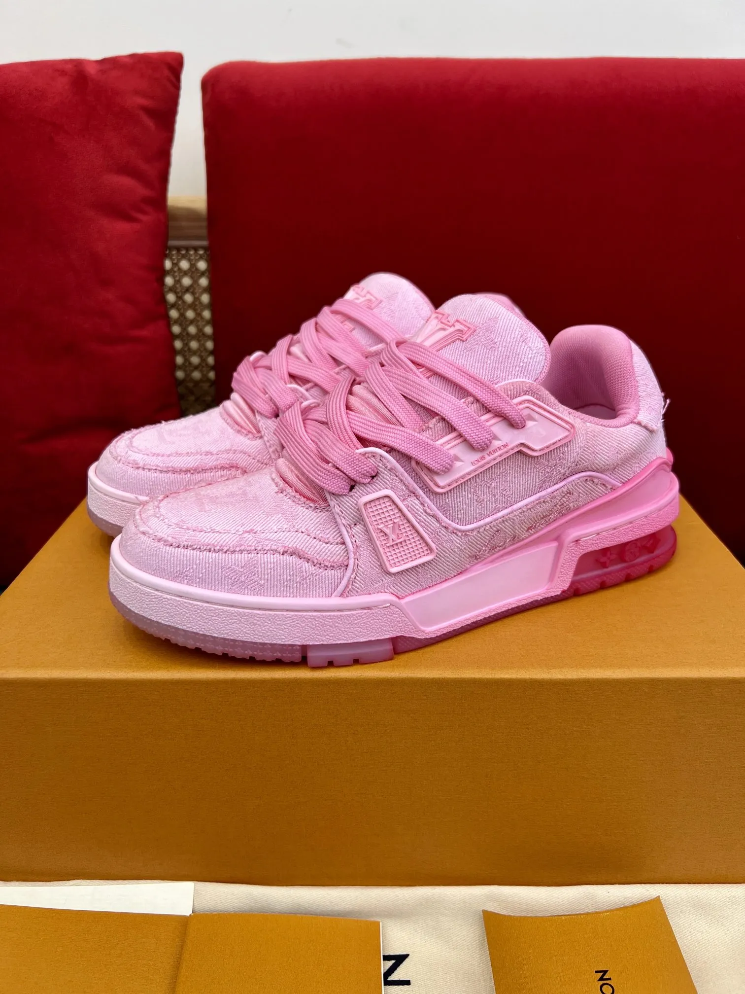 Louis Vuitton Trainer Sneaker Pink Monogram – Replica Shoes & Louis Vuitton Fake Edition ModernLook 323