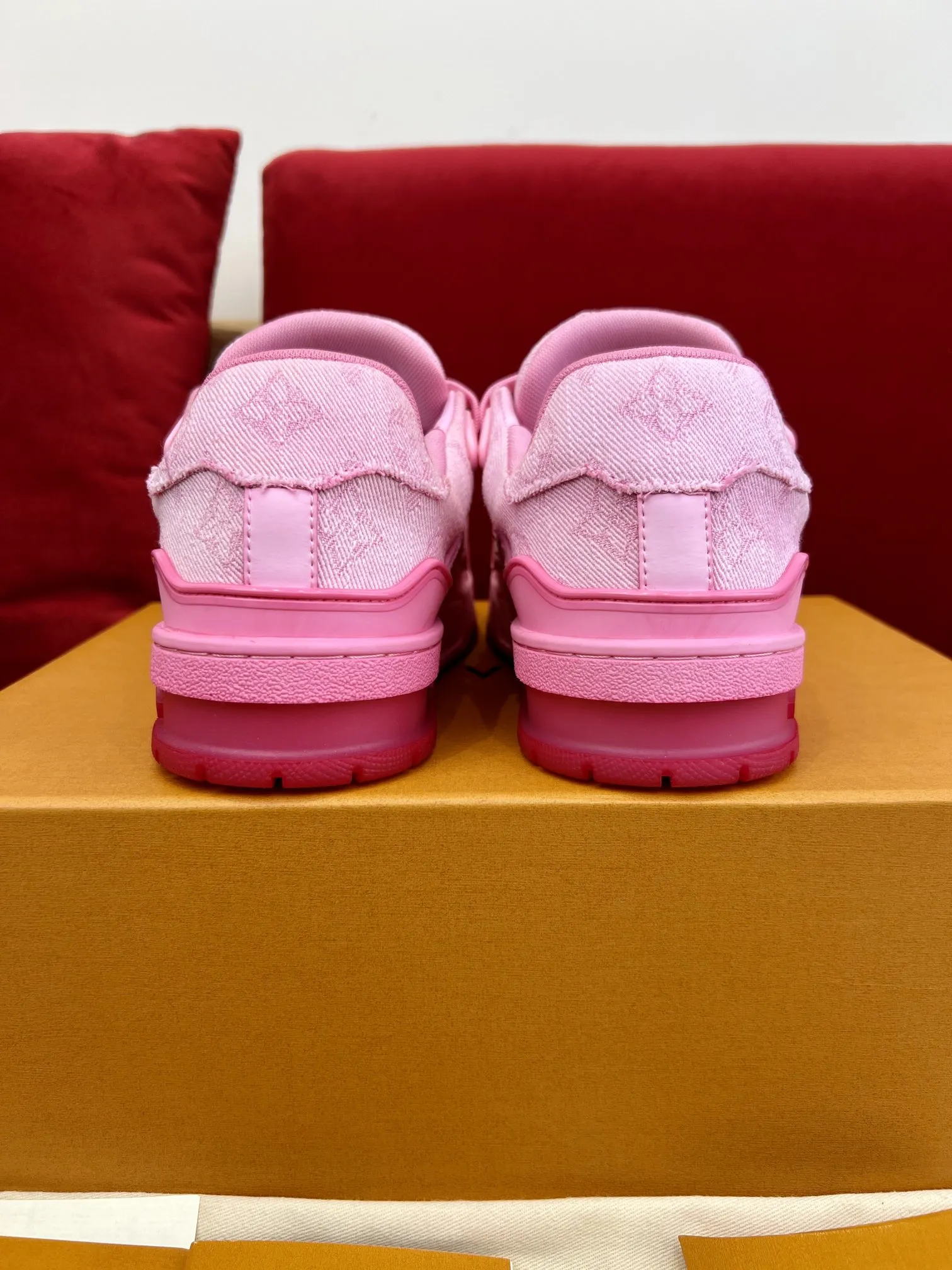 Louis Vuitton Trainer Sneaker Pink Monogram – Replica Shoes & Louis Vuitton Fake Edition ModernLook 323