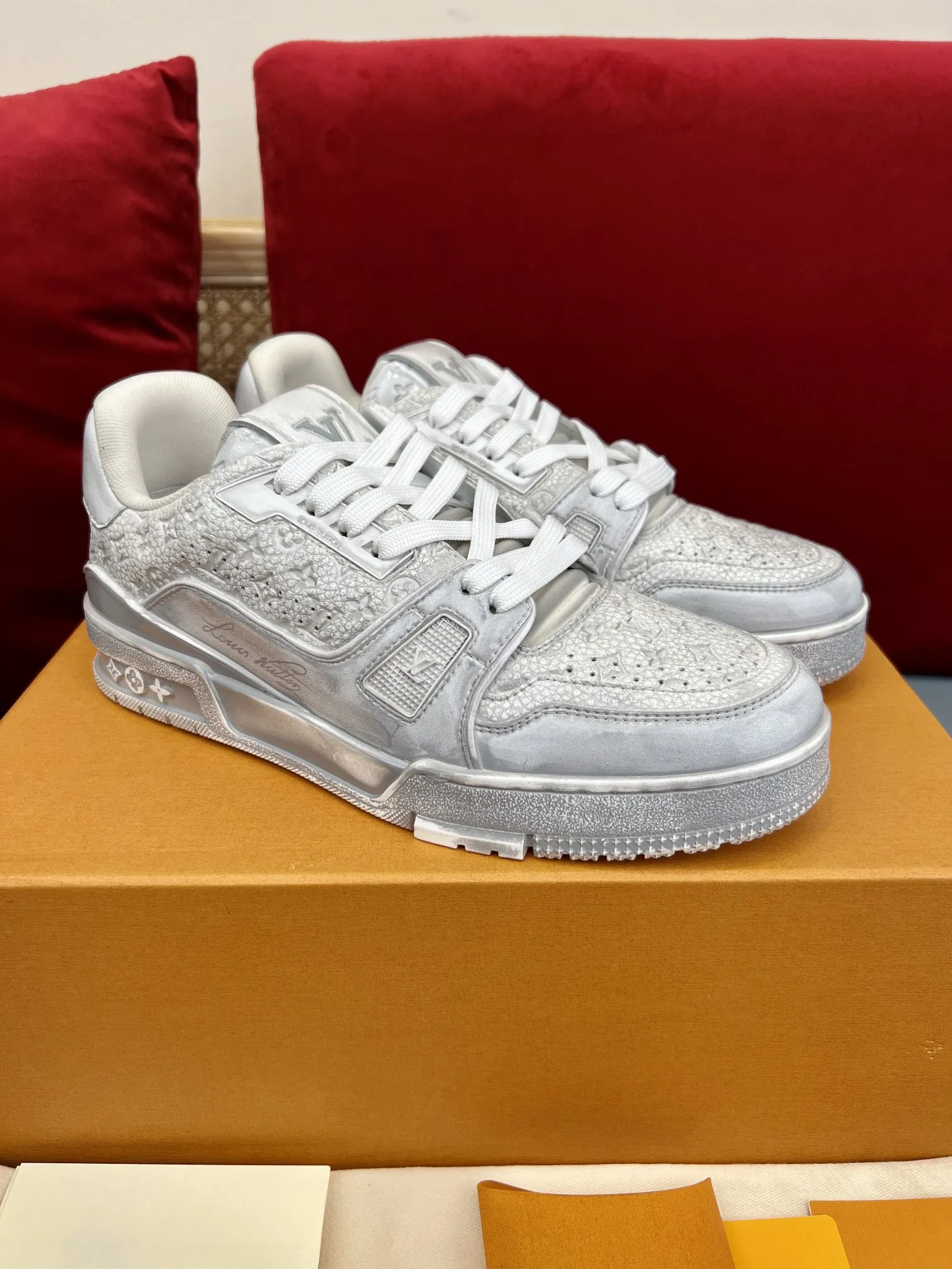Louis Vuitton Trainer Sneaker Silver Gradient – Replica Shoes & Louis Vuitton Fake Cozy 312