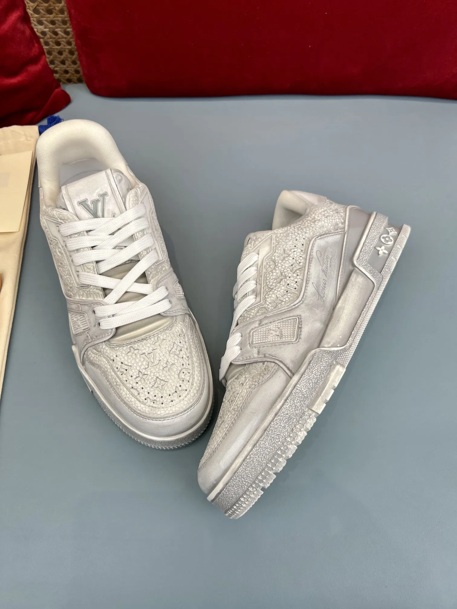 Louis Vuitton Trainer Sneaker Silver Gradient – Replica Shoes & Louis Vuitton Fake Cozy 312