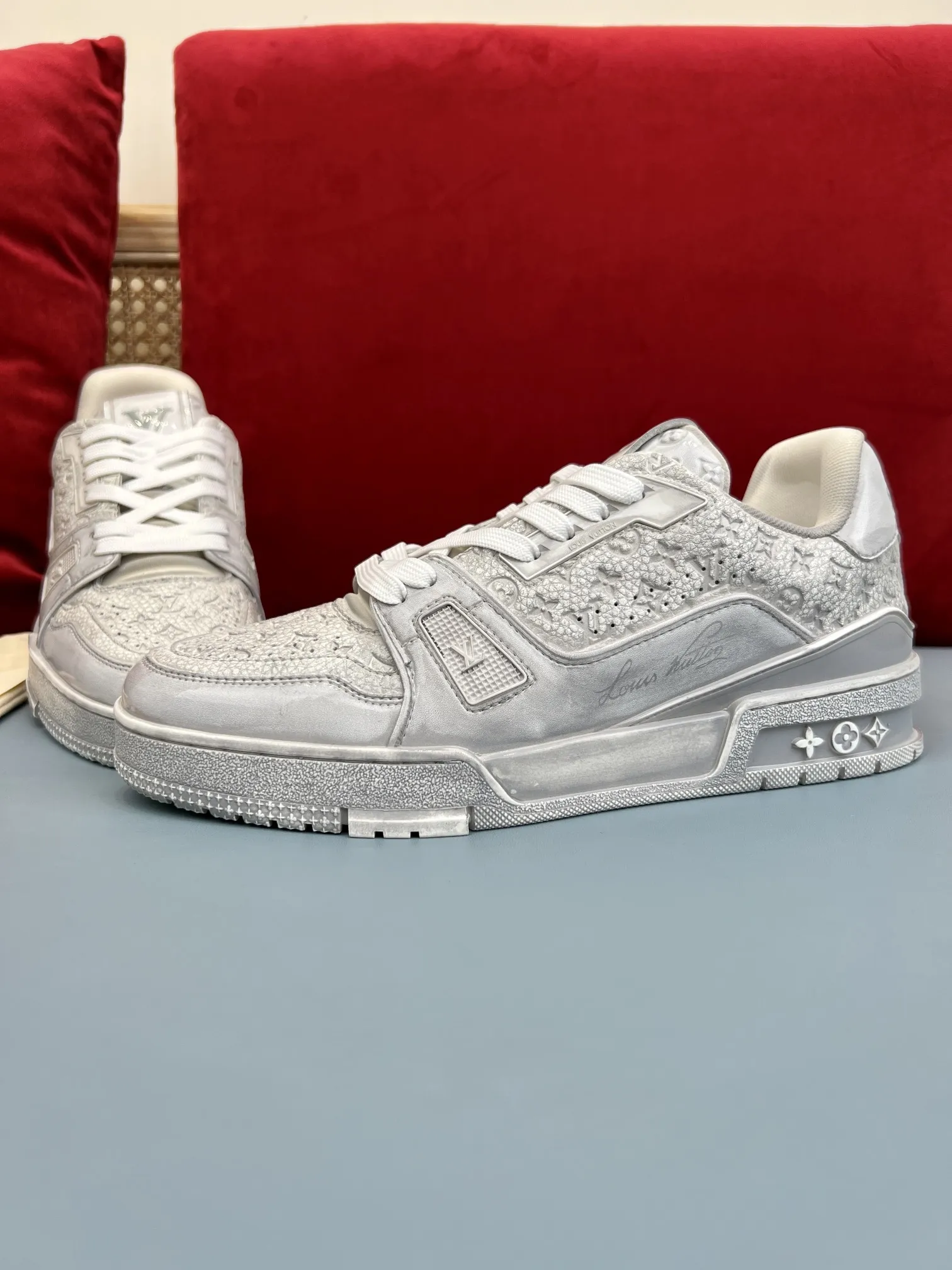Louis Vuitton Trainer Sneaker Silver Gradient – Replica Shoes & Louis Vuitton Fake Cozy 312