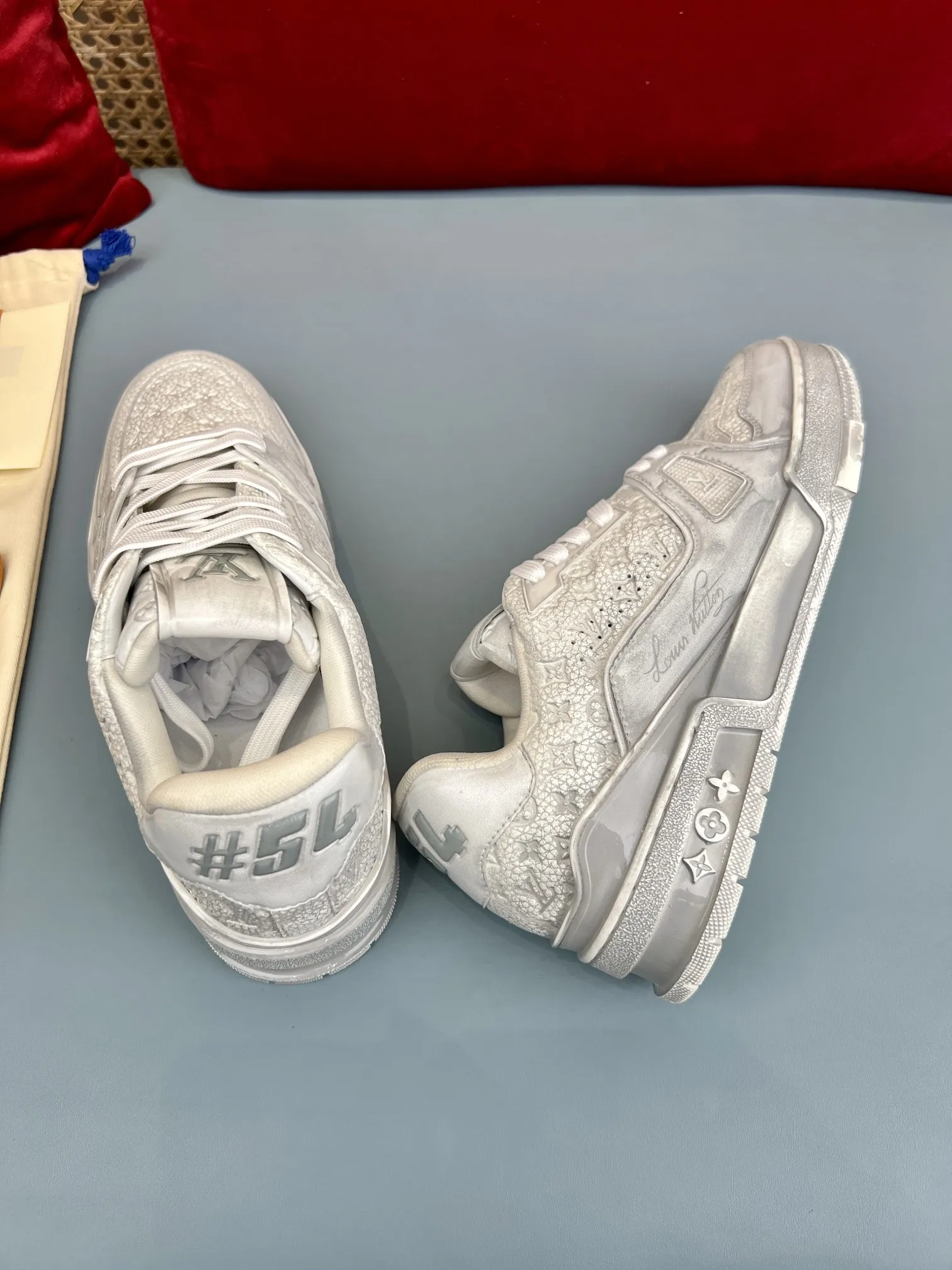 Louis Vuitton Trainer Sneaker Silver Gradient – Replica Shoes & Louis Vuitton Fake Cozy 312