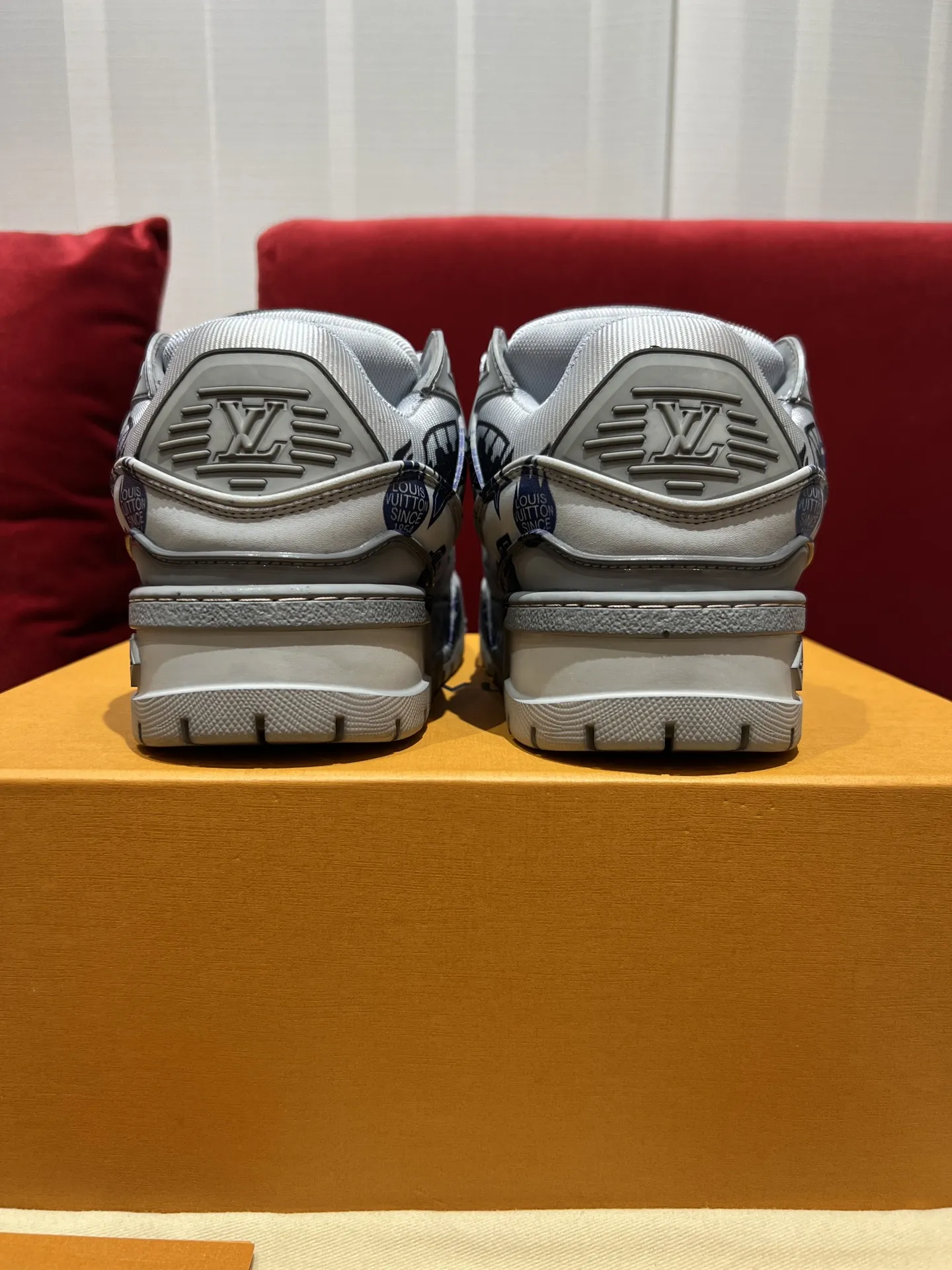 ModernLook Louis Vuitton Trainer Sneaker White Blue  – Rep Shoes & Louis Vuitton Fake 362
