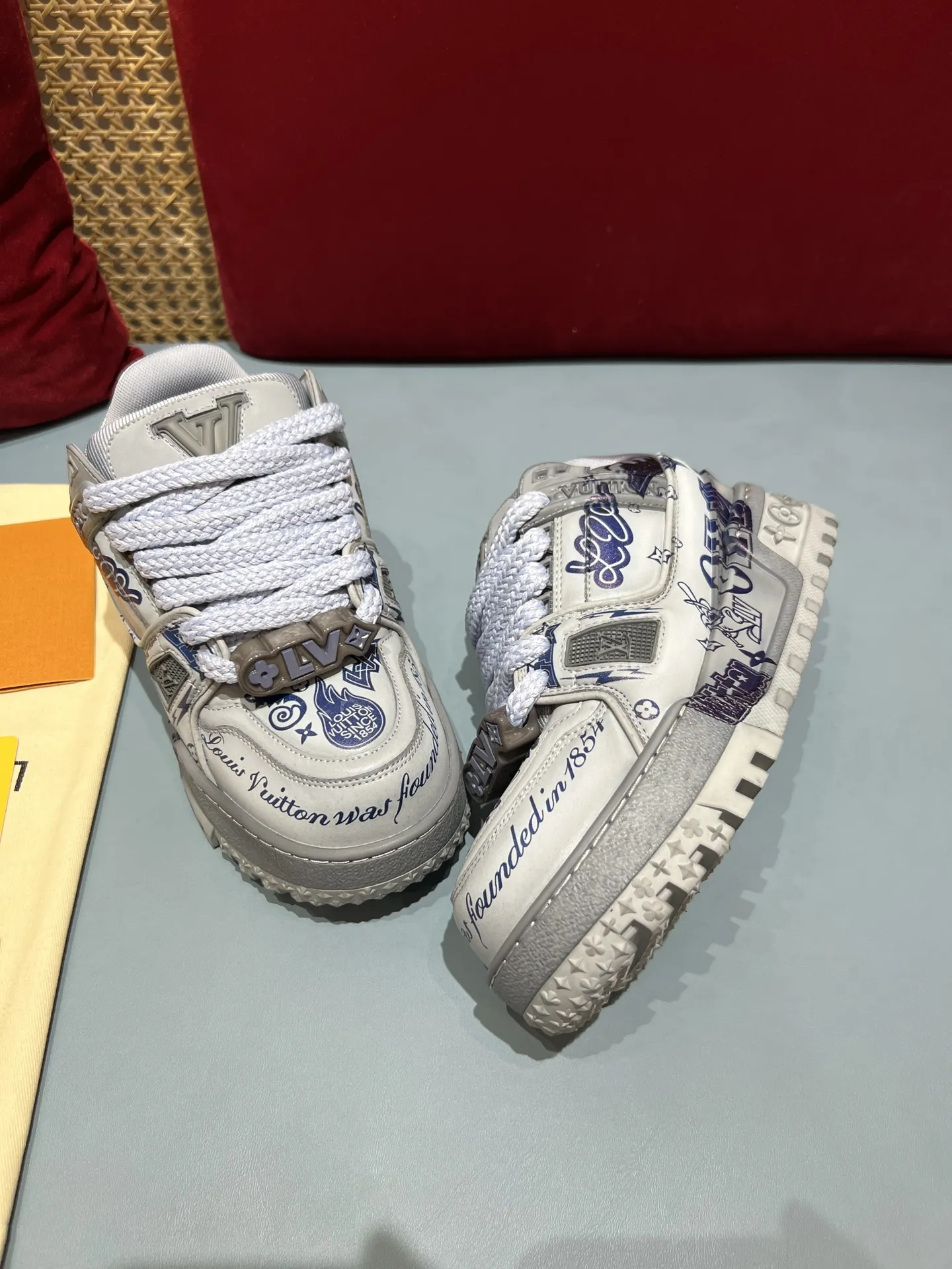 ModernLook Louis Vuitton Trainer Sneaker White Blue  – Rep Shoes & Louis Vuitton Fake 362