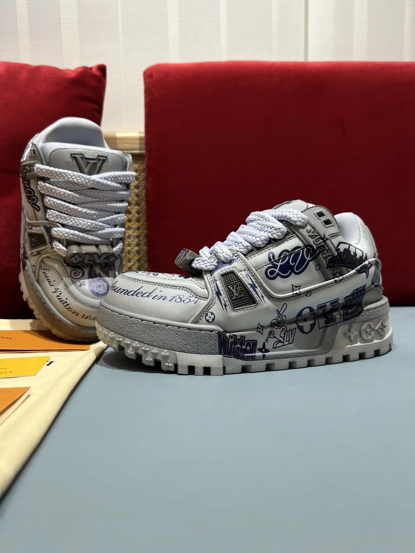 ModernLook Louis Vuitton Trainer Sneaker White Blue  – Rep Shoes & Louis Vuitton Fake 362