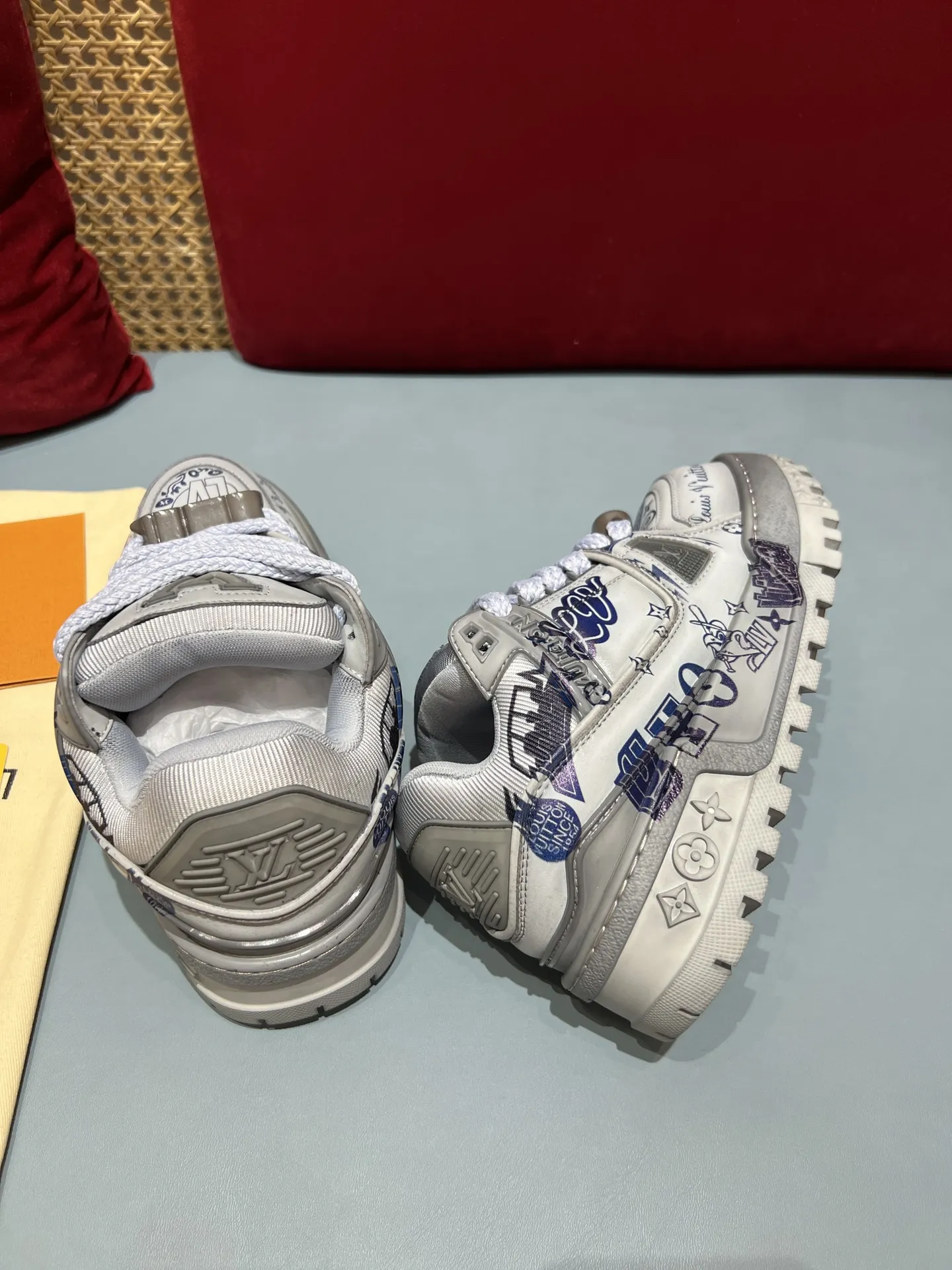 ModernLook Louis Vuitton Trainer Sneaker White Blue  – Rep Shoes & Louis Vuitton Fake 362
