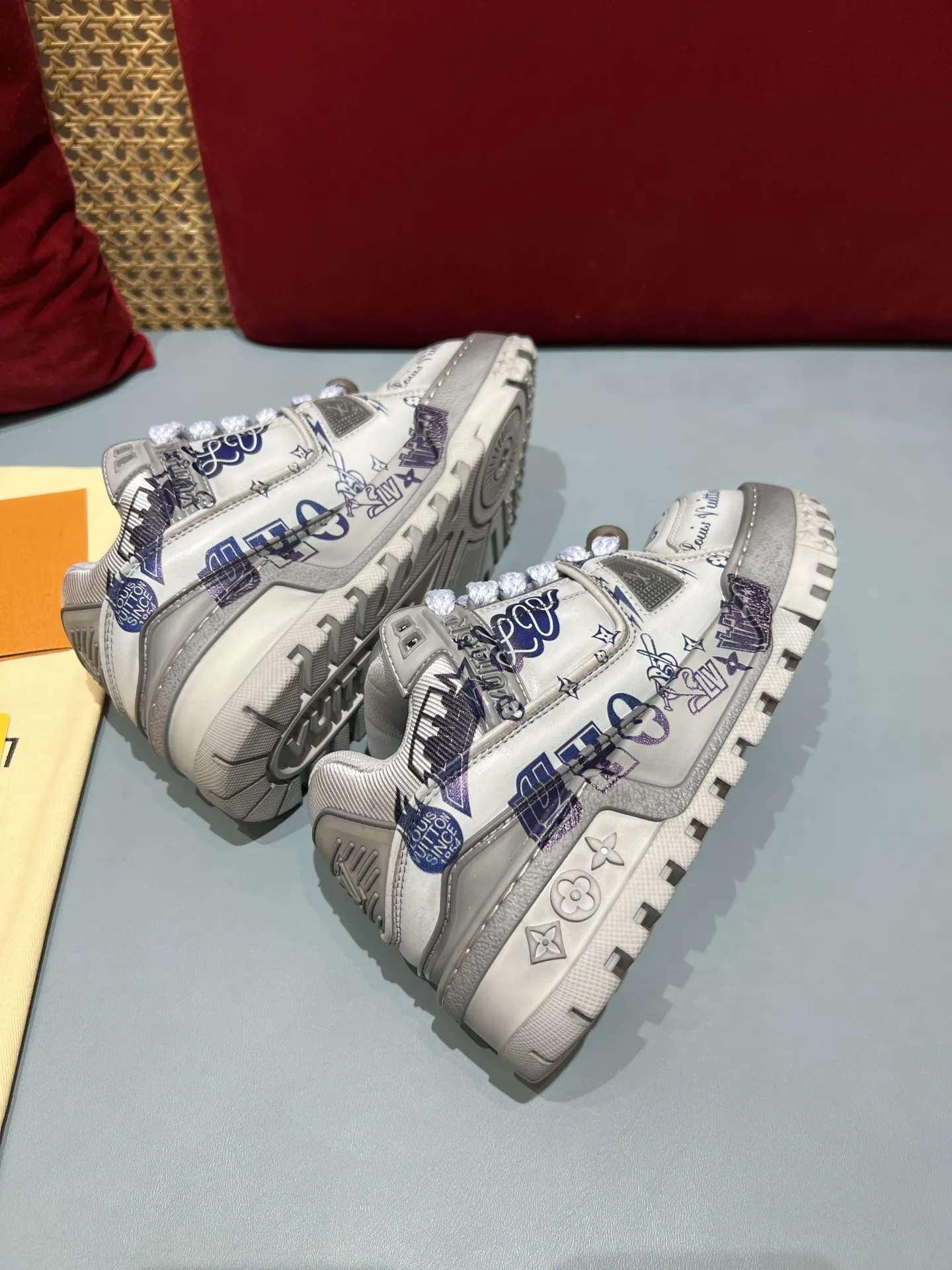 ModernLook Louis Vuitton Trainer Sneaker White Blue  – Rep Shoes & Louis Vuitton Fake 362