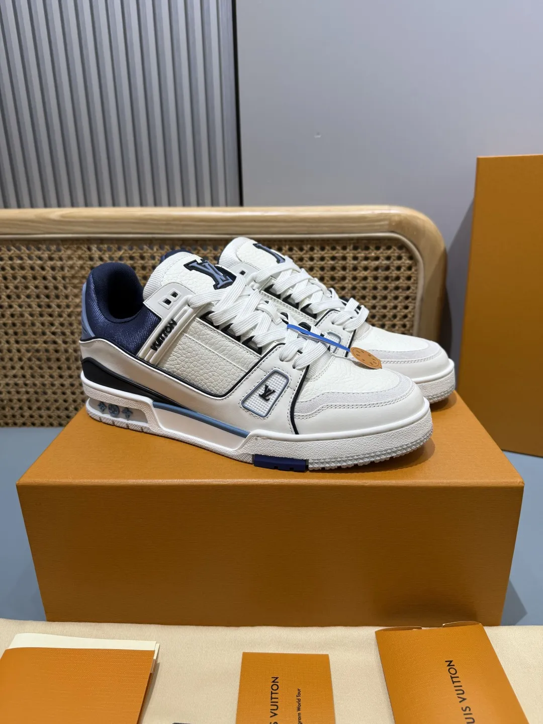Louis Vuitton Trainer Sneaker White Blue Low – Replica Shoes & Louis Vuitton Replica Effortless 378