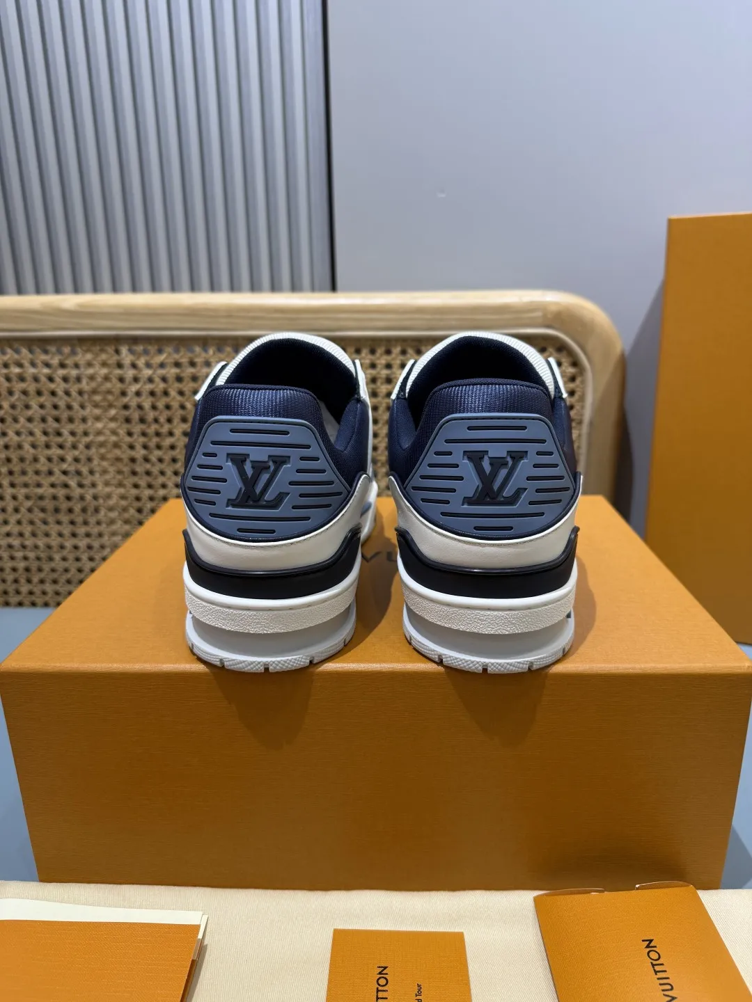 Louis Vuitton Trainer Sneaker White Blue Low – Replica Shoes & Louis Vuitton Replica Effortless 378