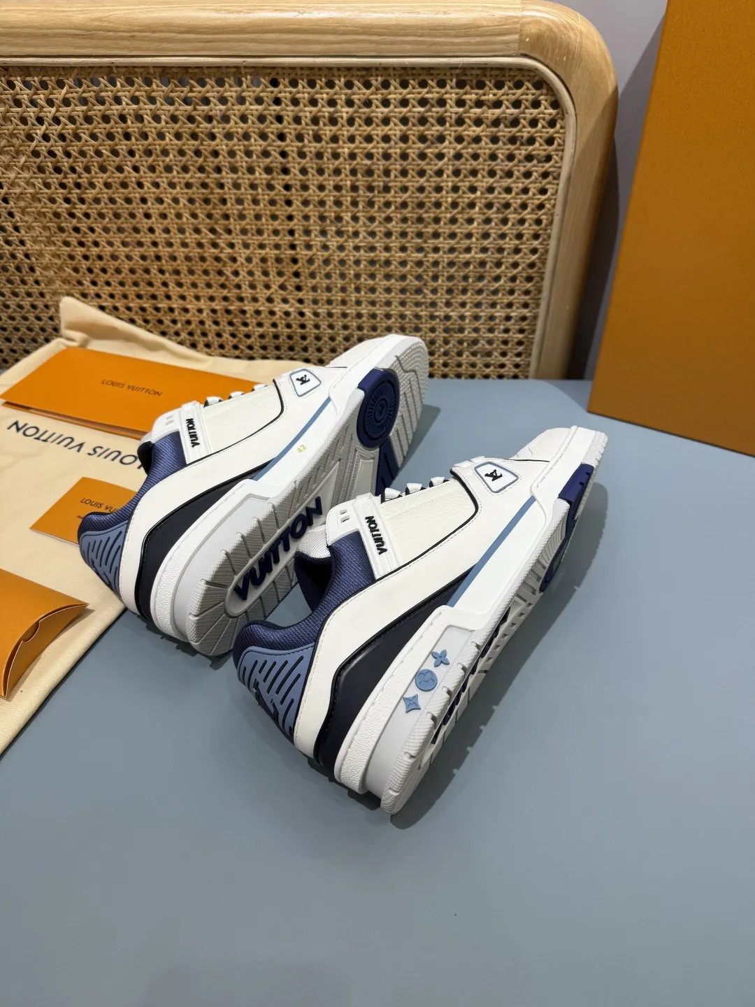 Louis Vuitton Trainer Sneaker White Blue Low – Replica Shoes & Louis Vuitton Replica Effortless 378