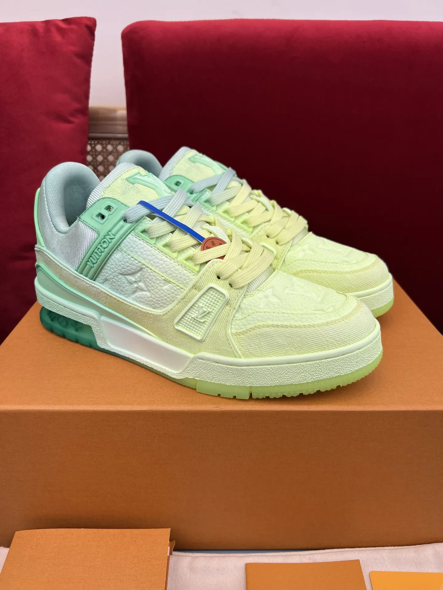 Louis Vuitton Trainer Sneaker Yellow Gradient – Replica Shoes & LV Fake Edition Fashionable 310