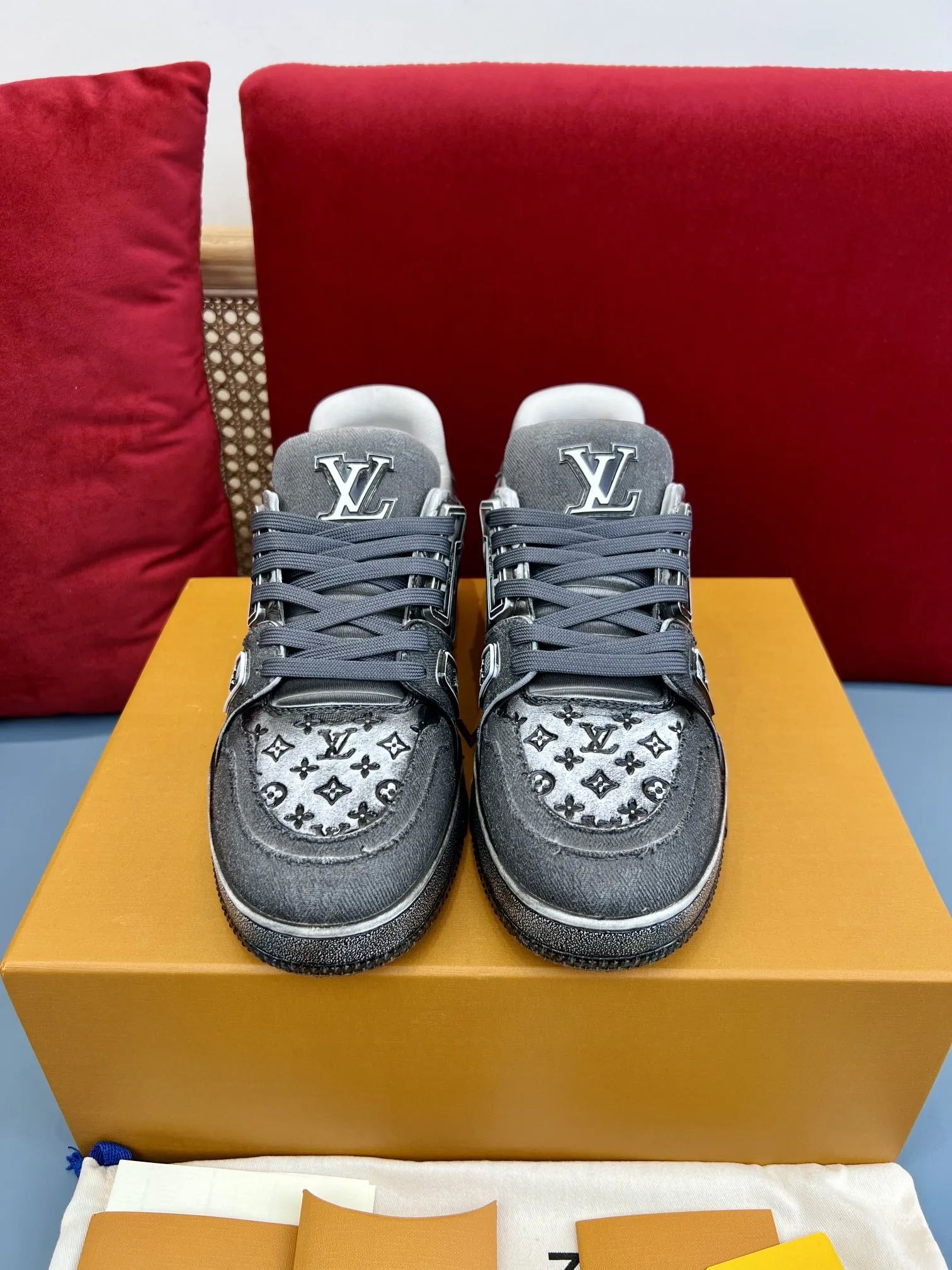 Louis Vuitton Trainer Sneakers Black Monogram – Replica Shoes & LV Fake Edition Unisex 337