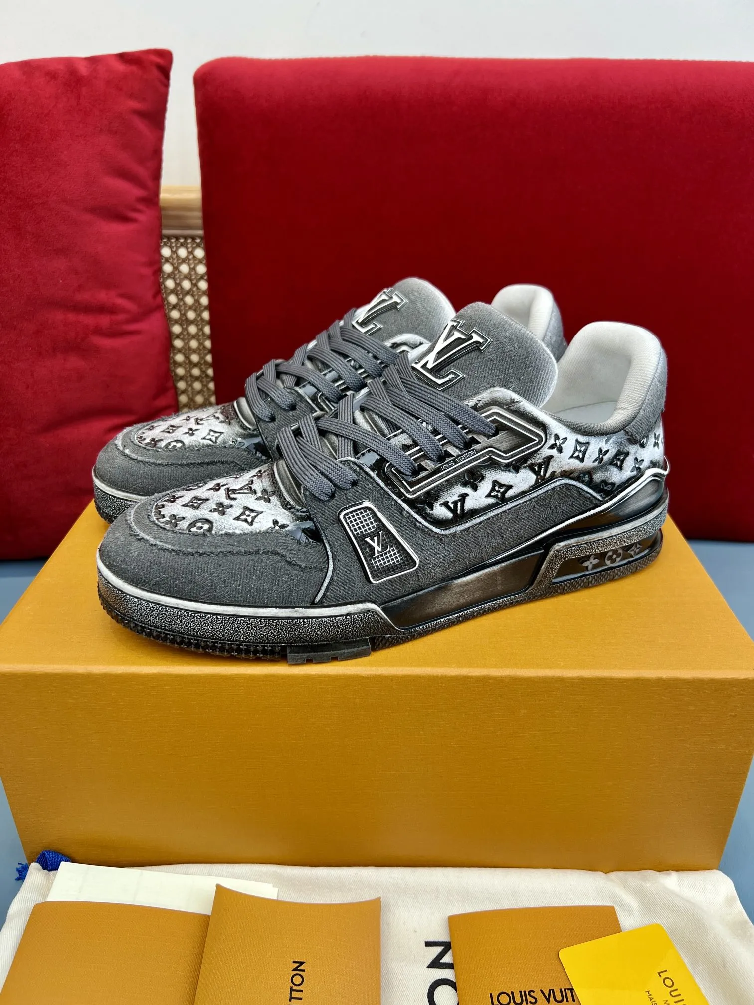Louis Vuitton Trainer Sneakers Black Monogram – Replica Shoes & LV Fake Edition Unisex 337