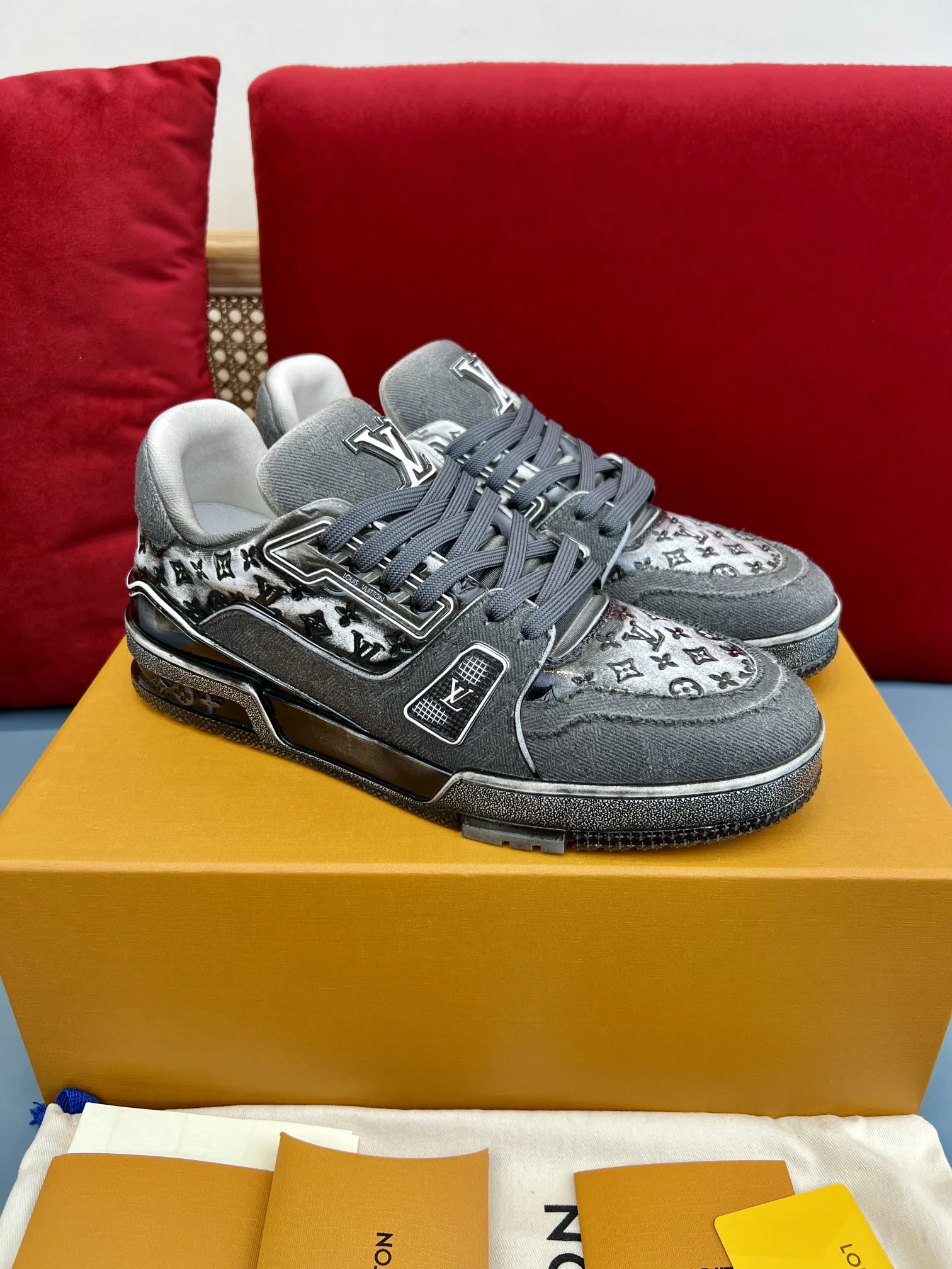 Louis Vuitton Trainer Sneakers Black Monogram – Replica Shoes & LV Fake Edition Unisex 337