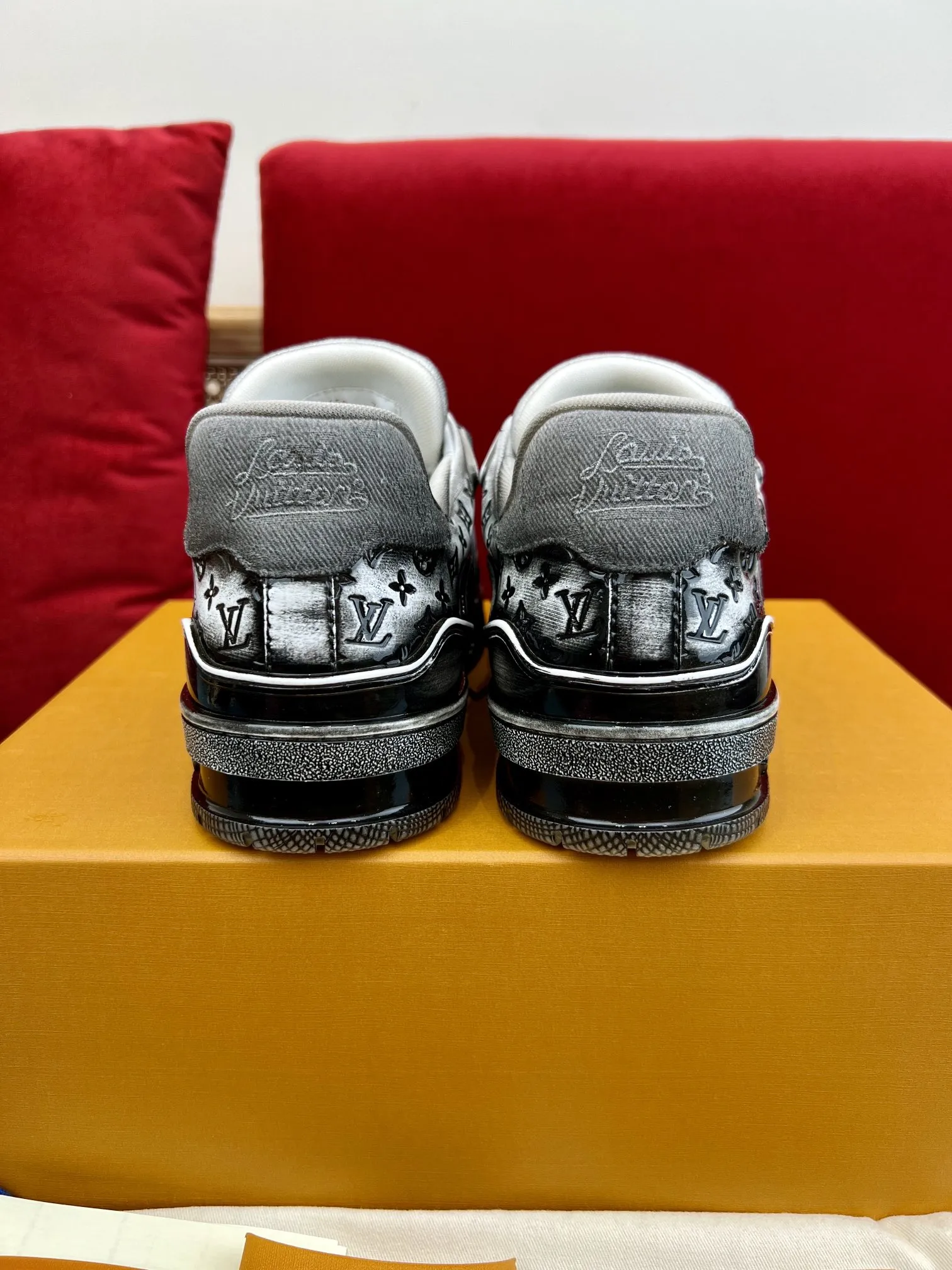 Louis Vuitton Trainer Sneakers Black Monogram – Replica Shoes & LV Fake Edition Unisex 337
