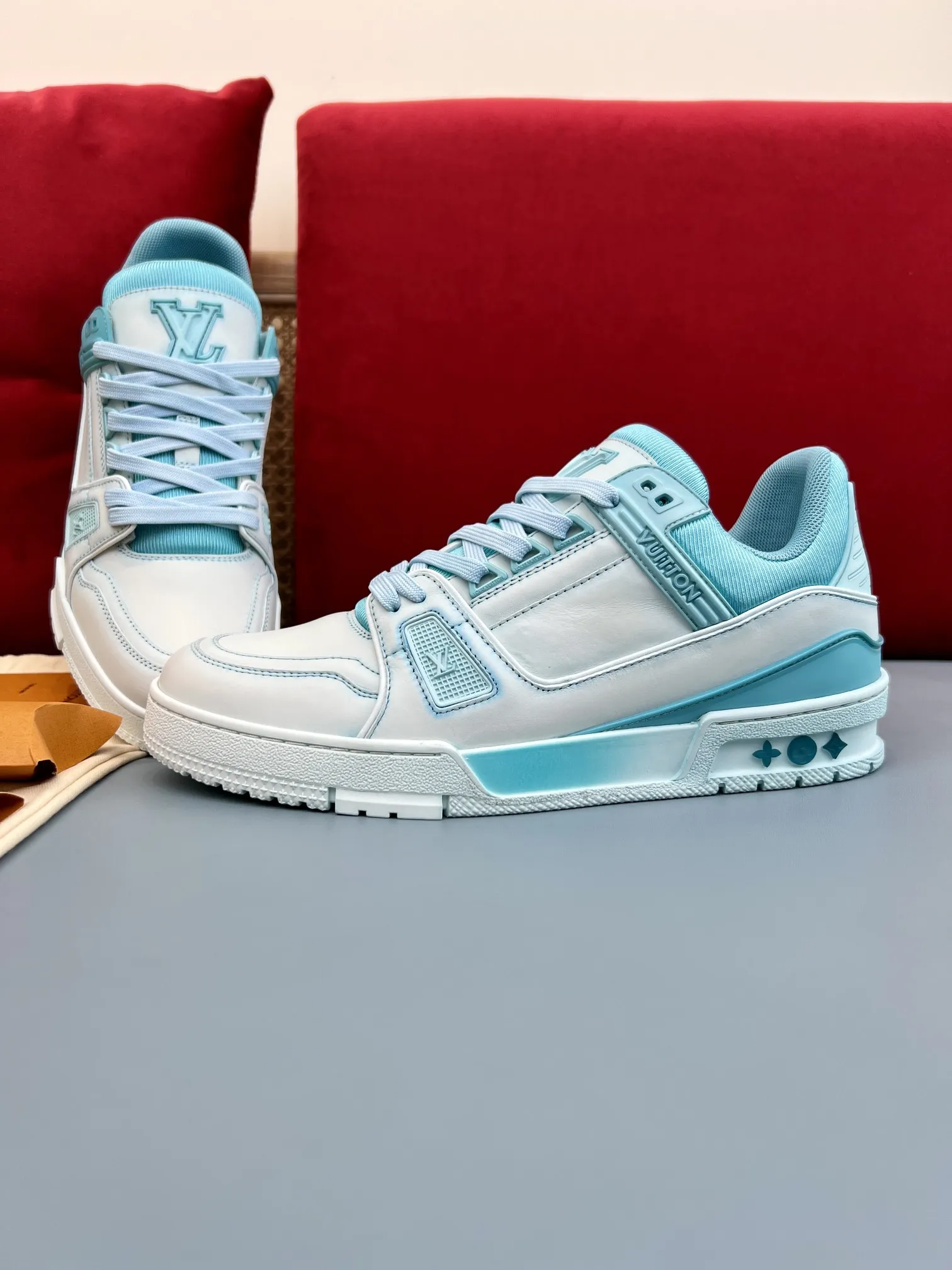 Louis Vuitton Trainer Sneakers Light Blue White – Replica Shoes & Louis Vuitton Fake RelaxedFit 330